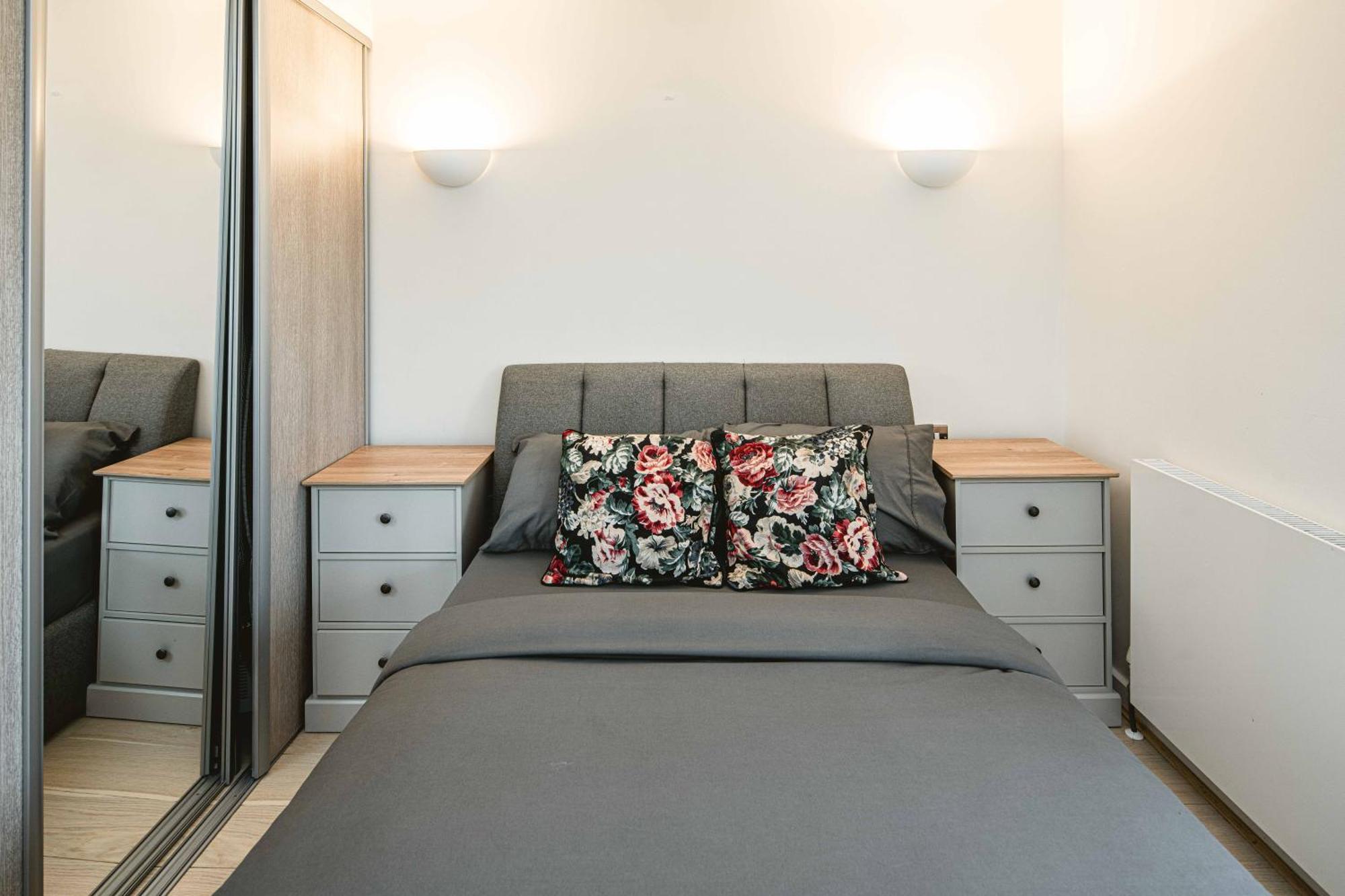 Beautiful Penthouse With Private Terrace In Greenwich Peninsula
