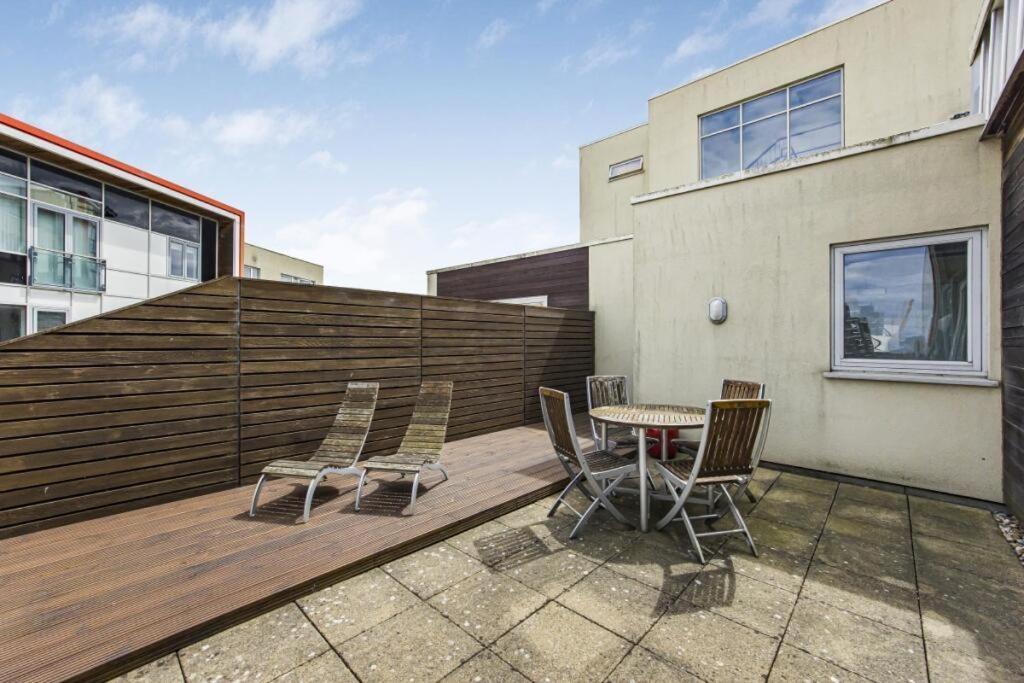 Apartment Beautiful Penthouse With Private Terrace In Greenwich Peninsula London