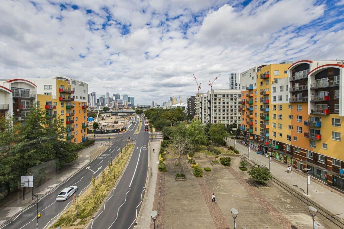 Beautiful Penthouse With Private Terrace In Greenwich Peninsula Apartment