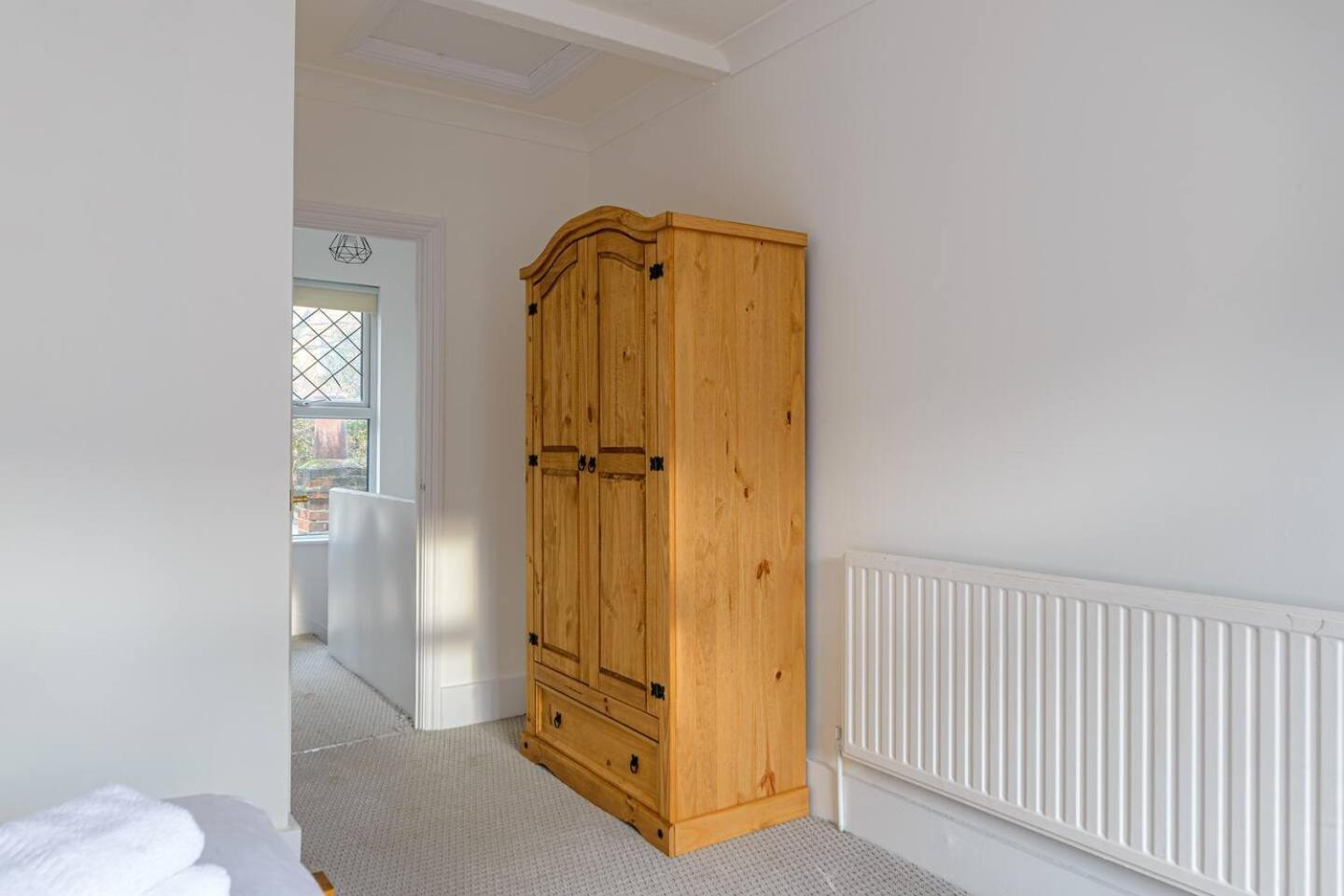 Holiday home Pass The Keys Modern Simplicity 10mins From Westfield, Stratford