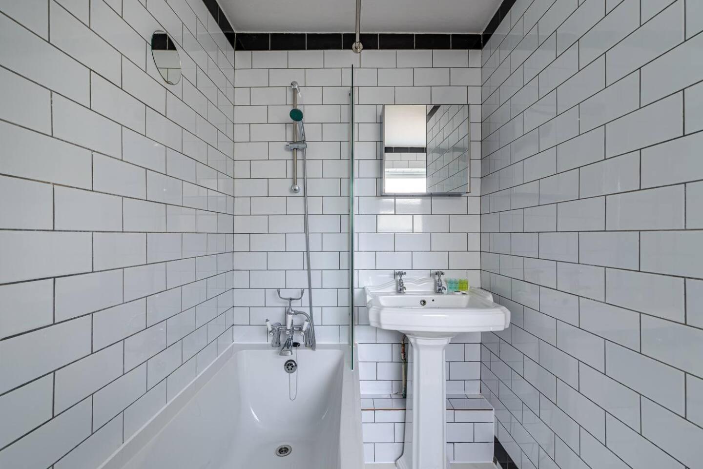 Pass The Keys Modern Simplicity 10mins From Westfield, Stratford Holiday home