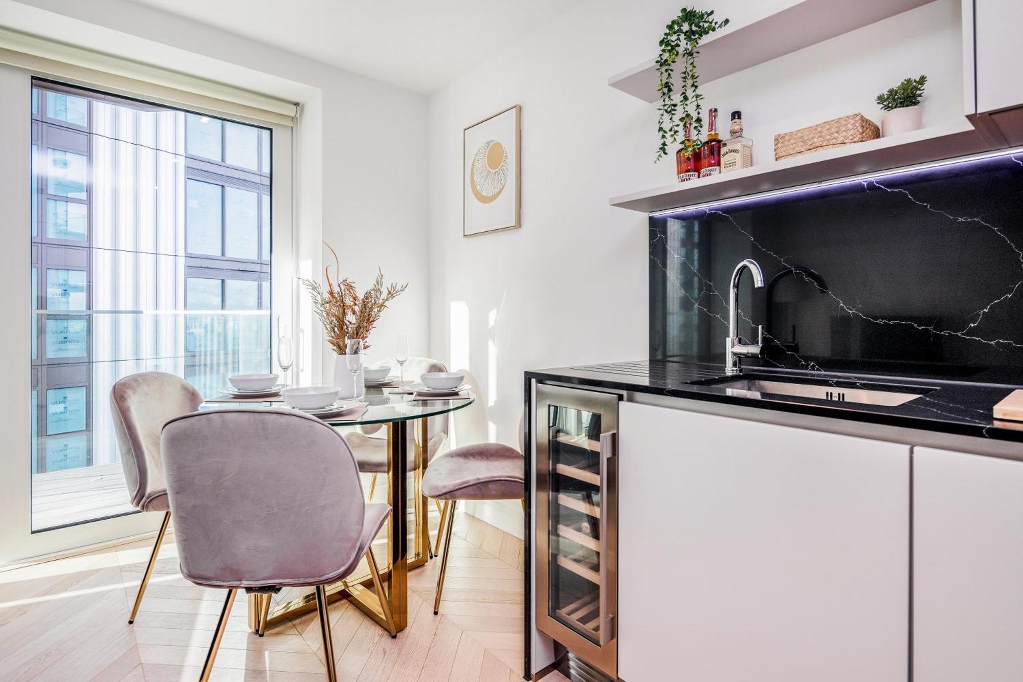 Apartment New Riverside Sleeps 5 Easy To Tour London