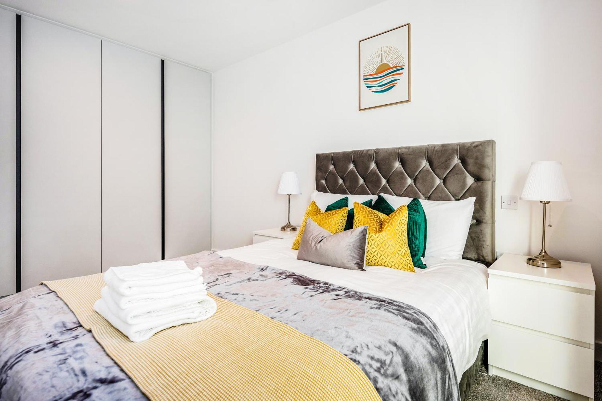 New Riverside Sleeps 5 Easy To Tour