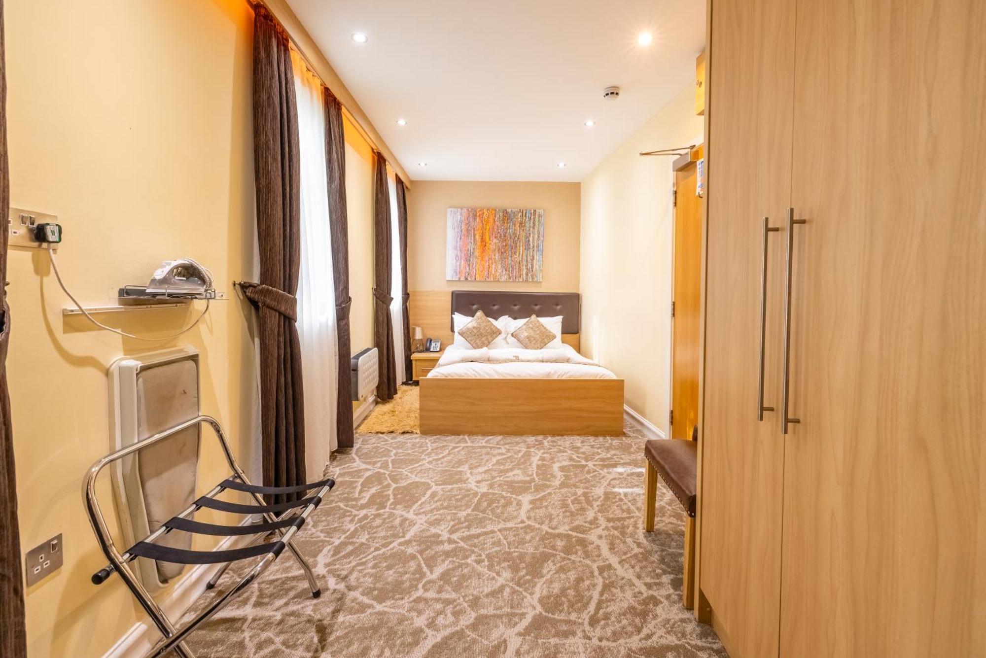 The Shoreditch 3*