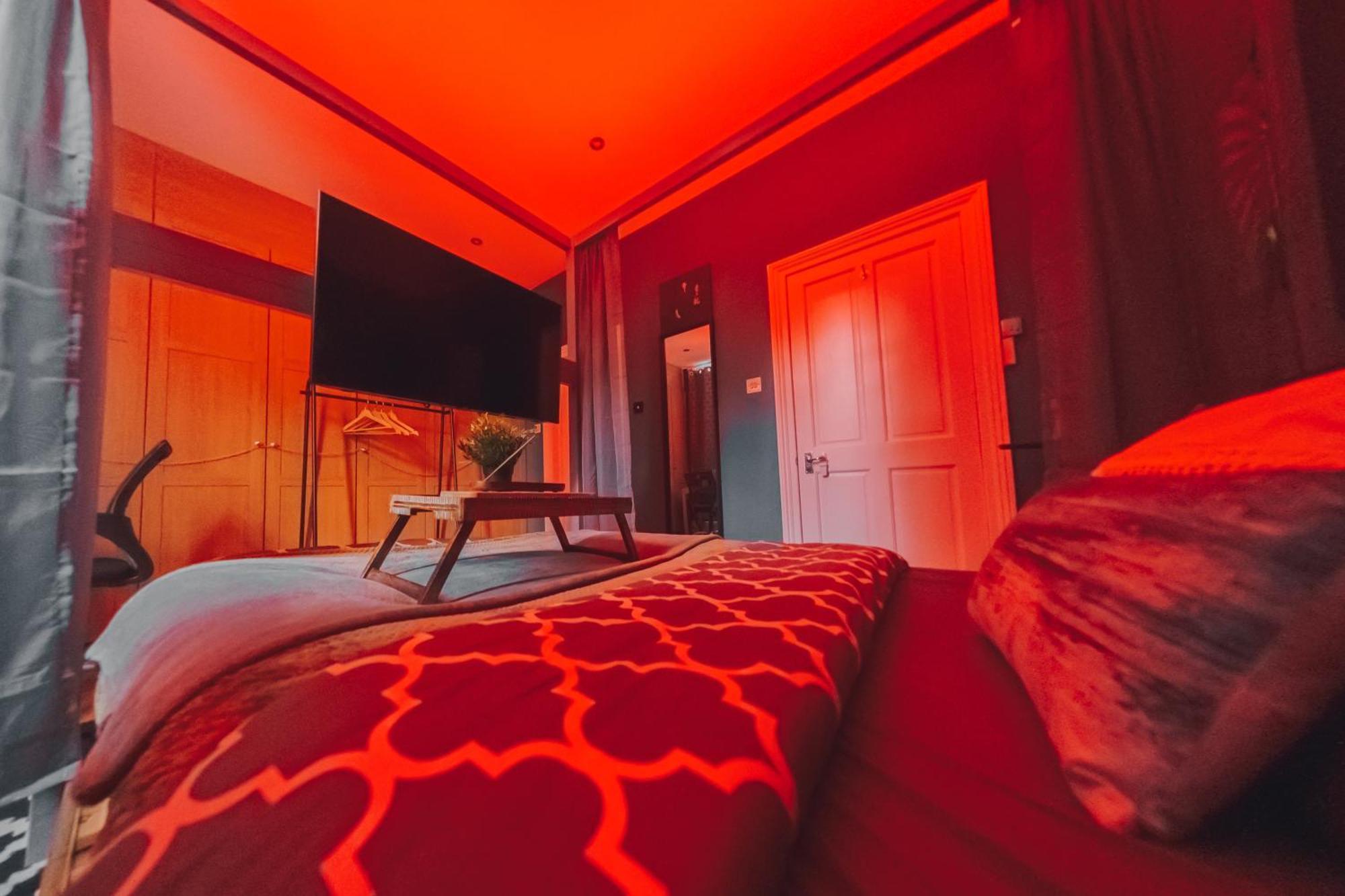Master En - Townhouse Double With Garden & Hot Tub Accommodatie bij particulieren Londen