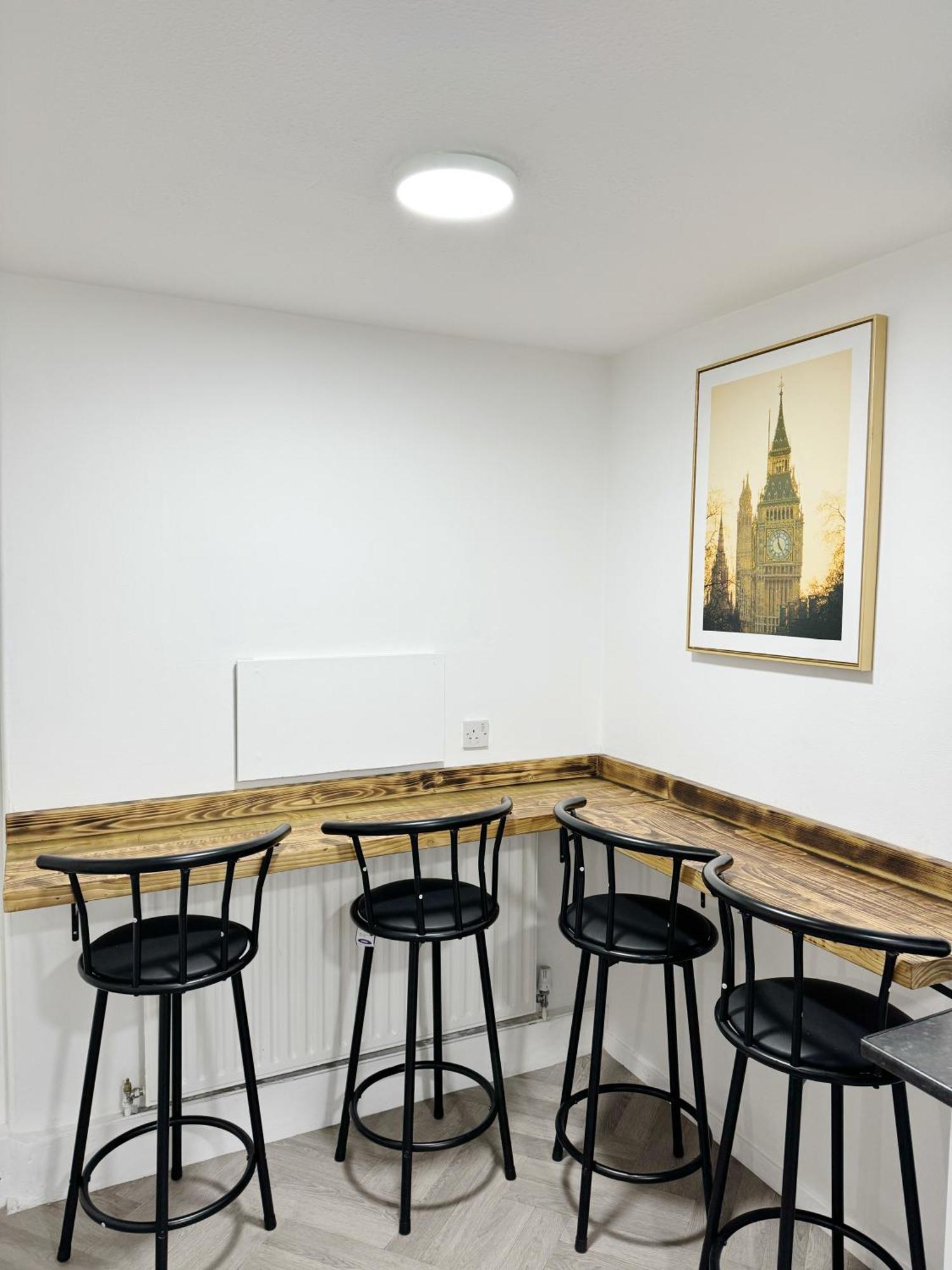 Apartment Modern Luxury By Mile End
