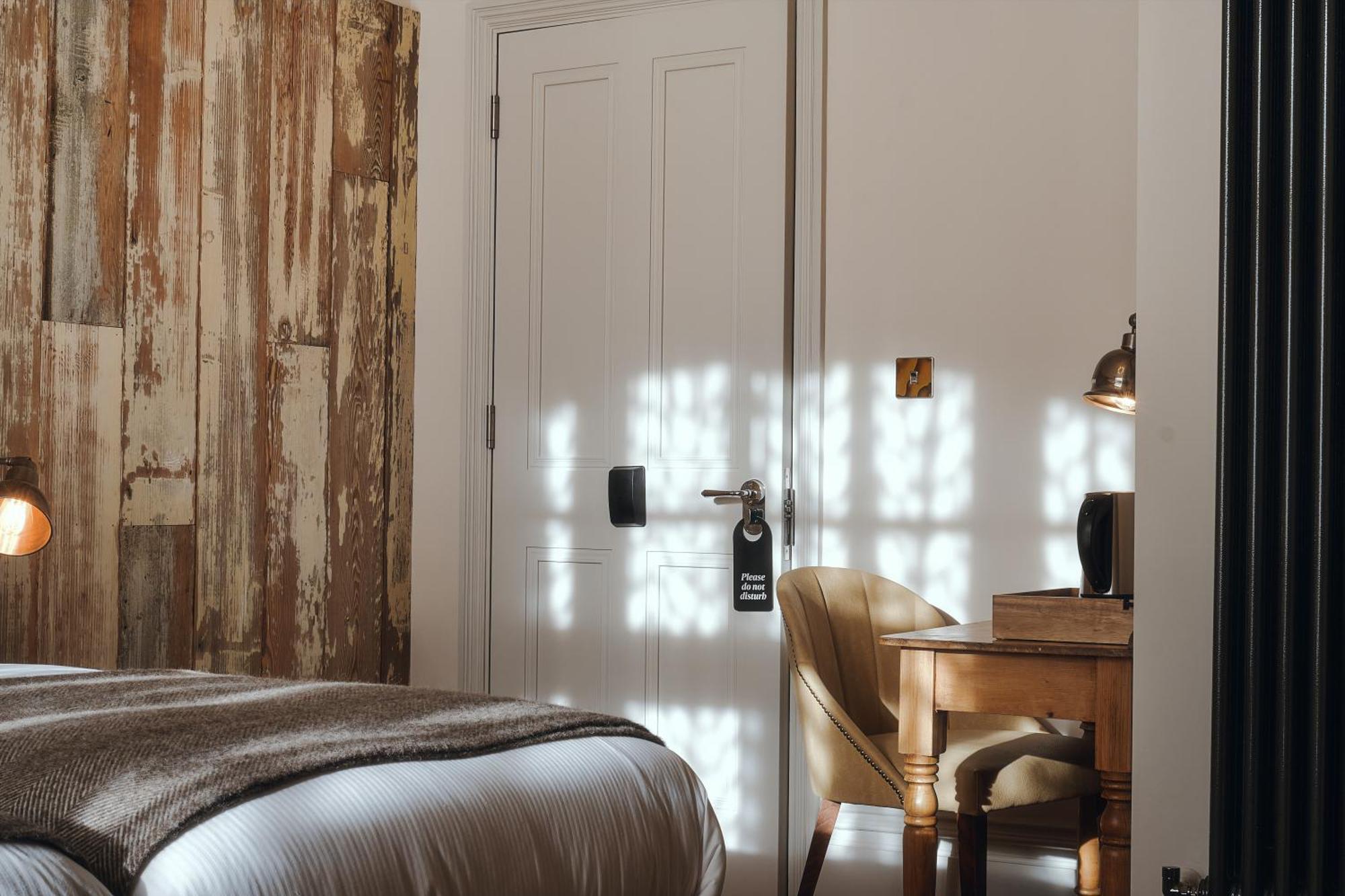 The Black Lion Pub & Boutique Inn London