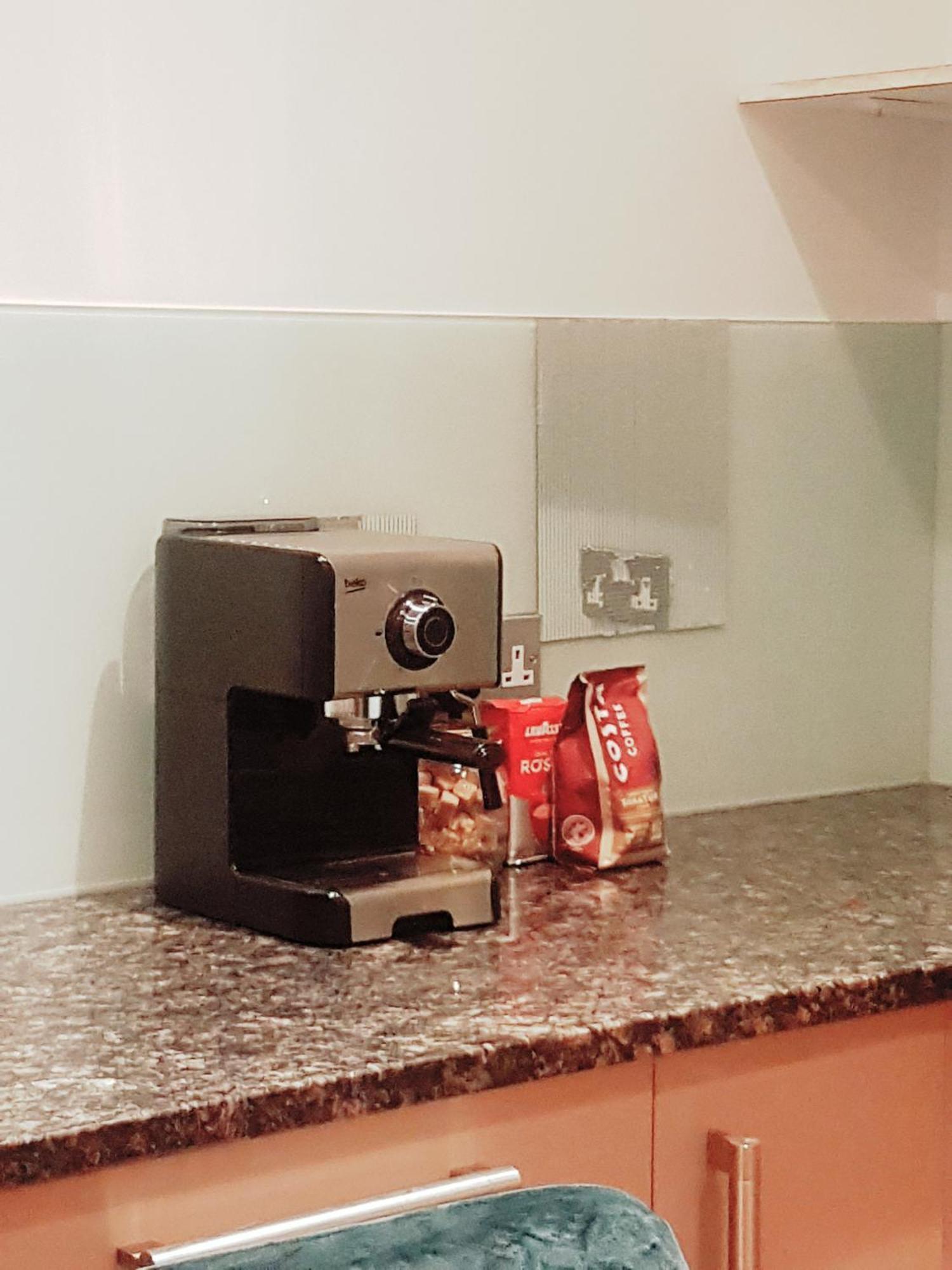 Apartment View Short Walk To Tower Bridge, Free Car Parking London