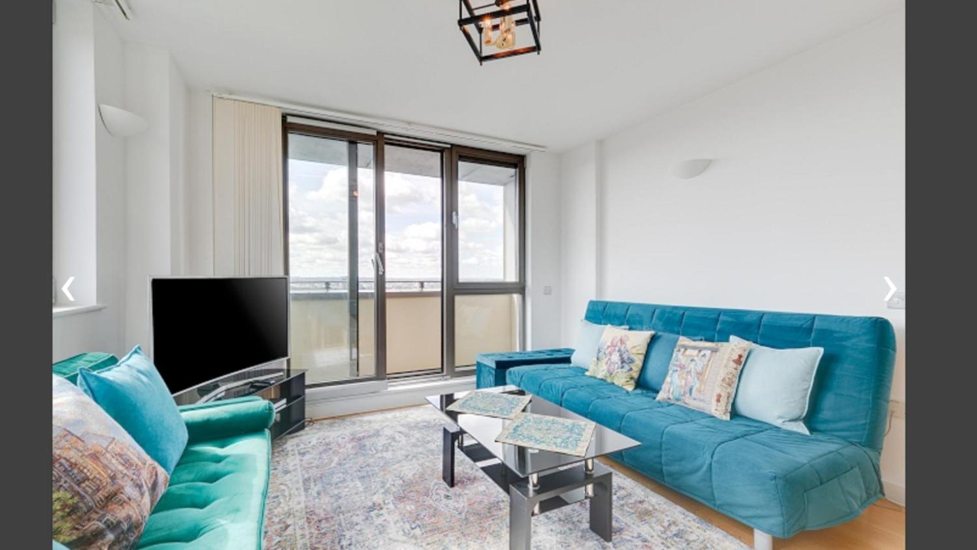 View Short Walk To Tower Bridge, Free Car Parking Apartment *