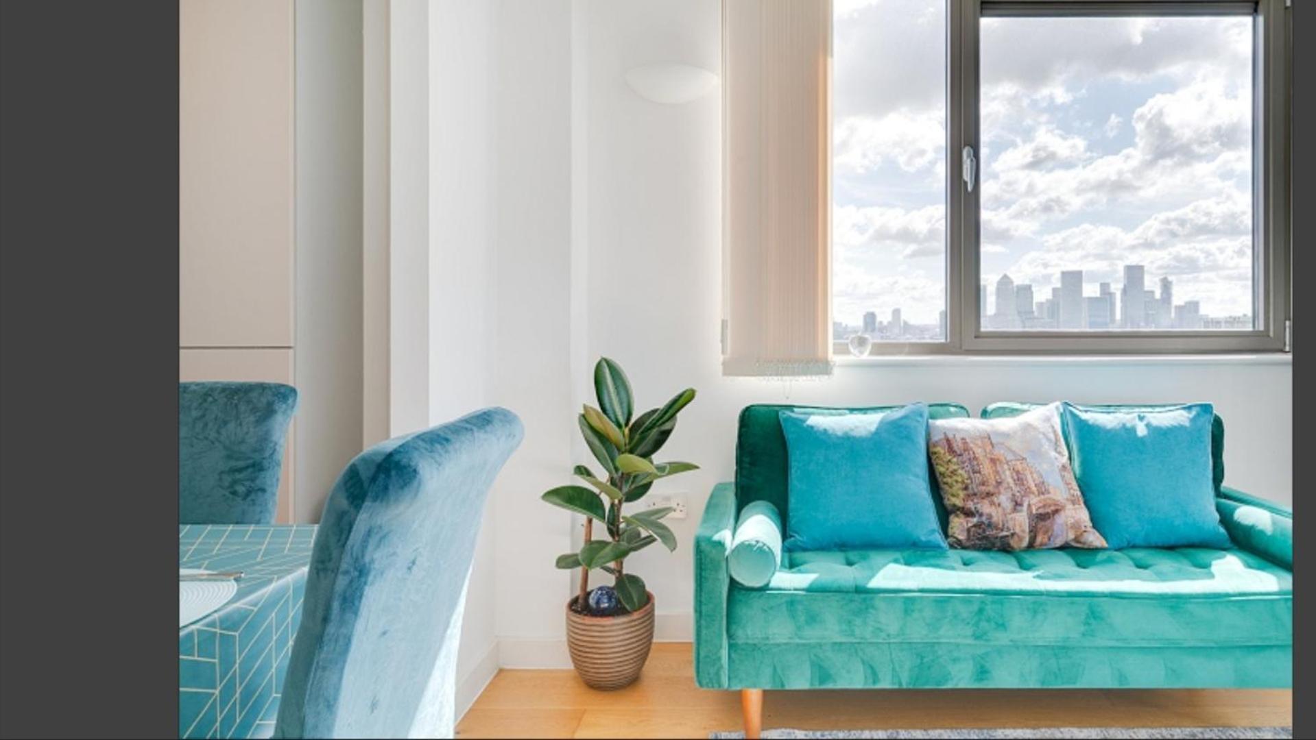 View Short Walk To Tower Bridge, Free Car Parking Apartment London