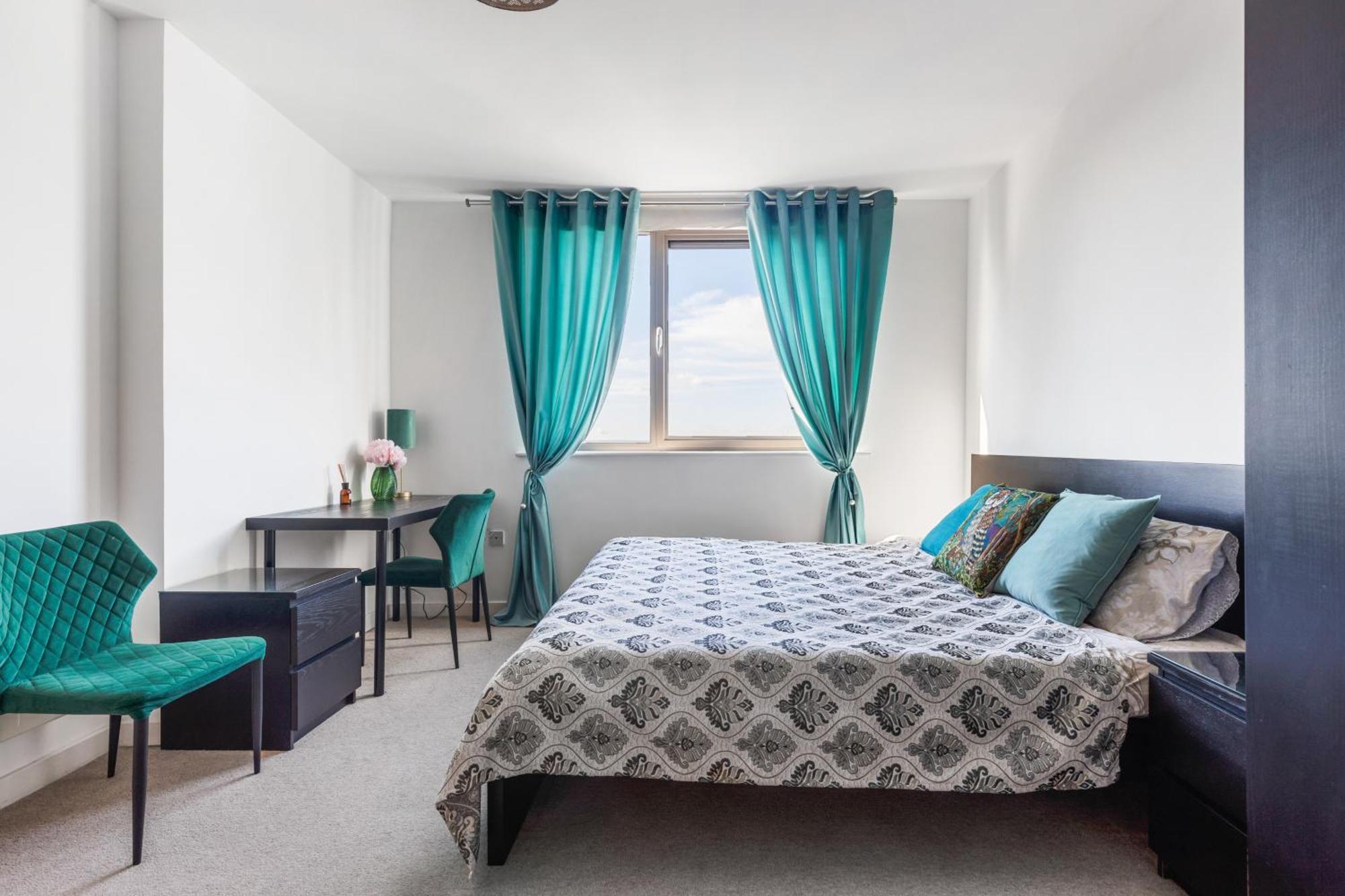 View Short Walk To Tower Bridge, Free Car Parking Apartment