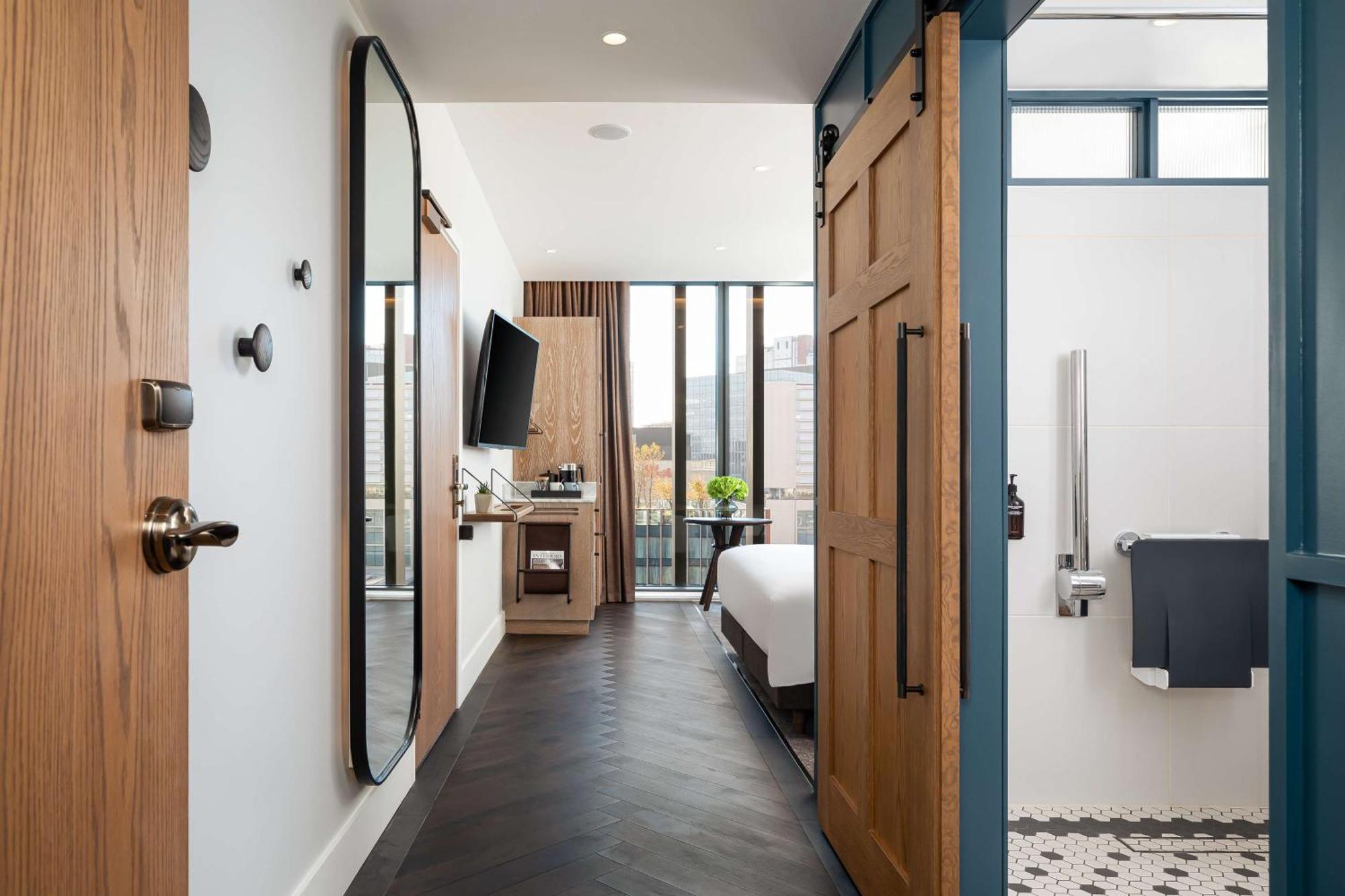 Hotel The Gantry London, Curio Collection By Hilton Londen