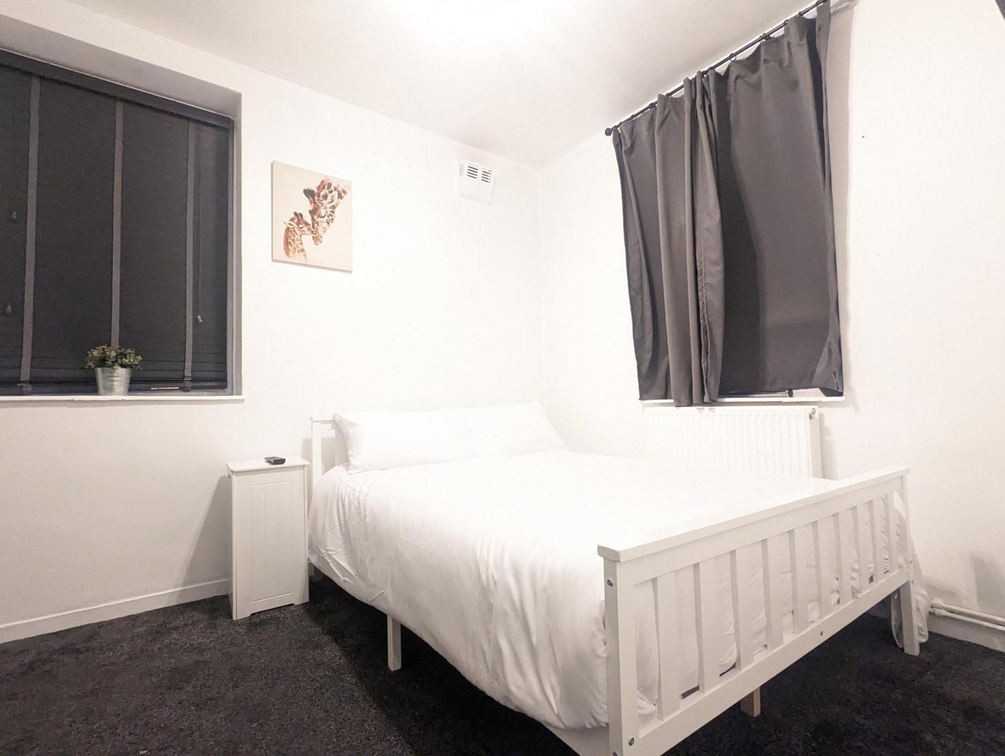 Homestay Bow - *