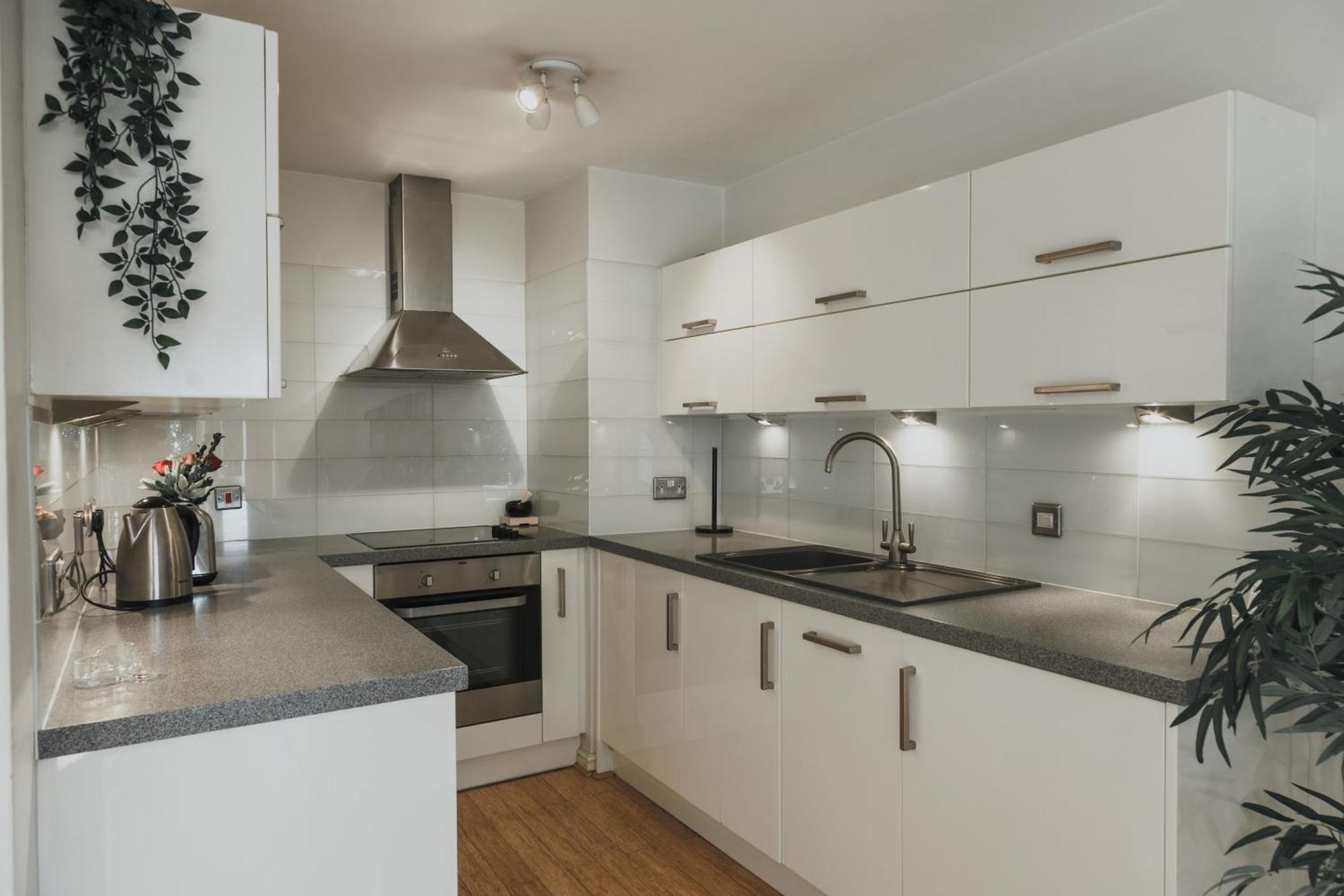 Stylish Flat With Pool And Terrace Londen