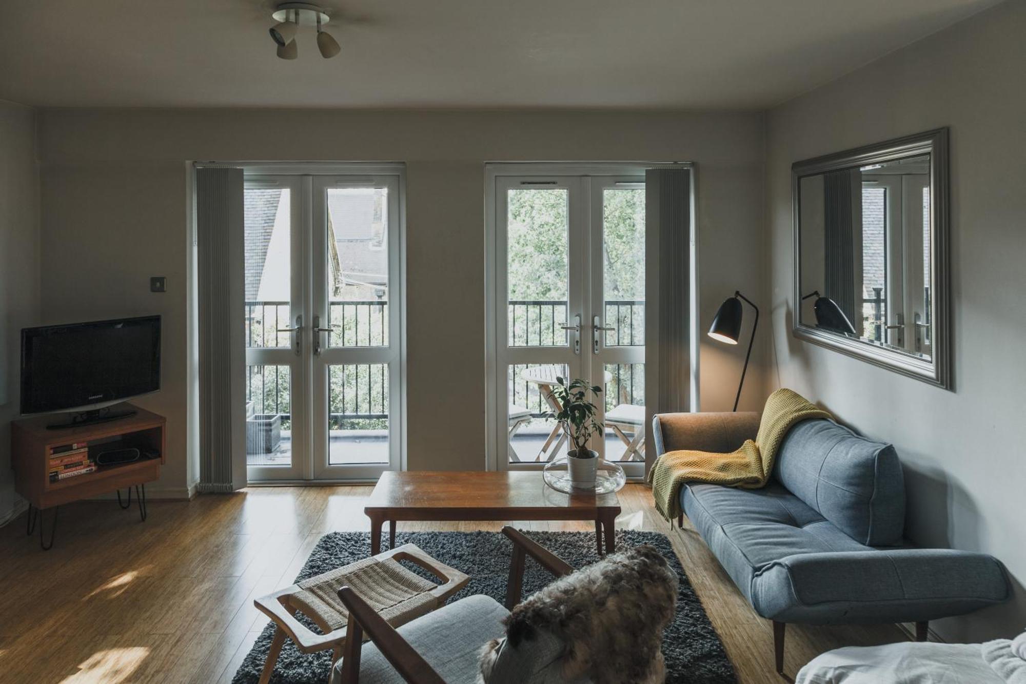 Stylish Flat With Pool And Terrace Londen
