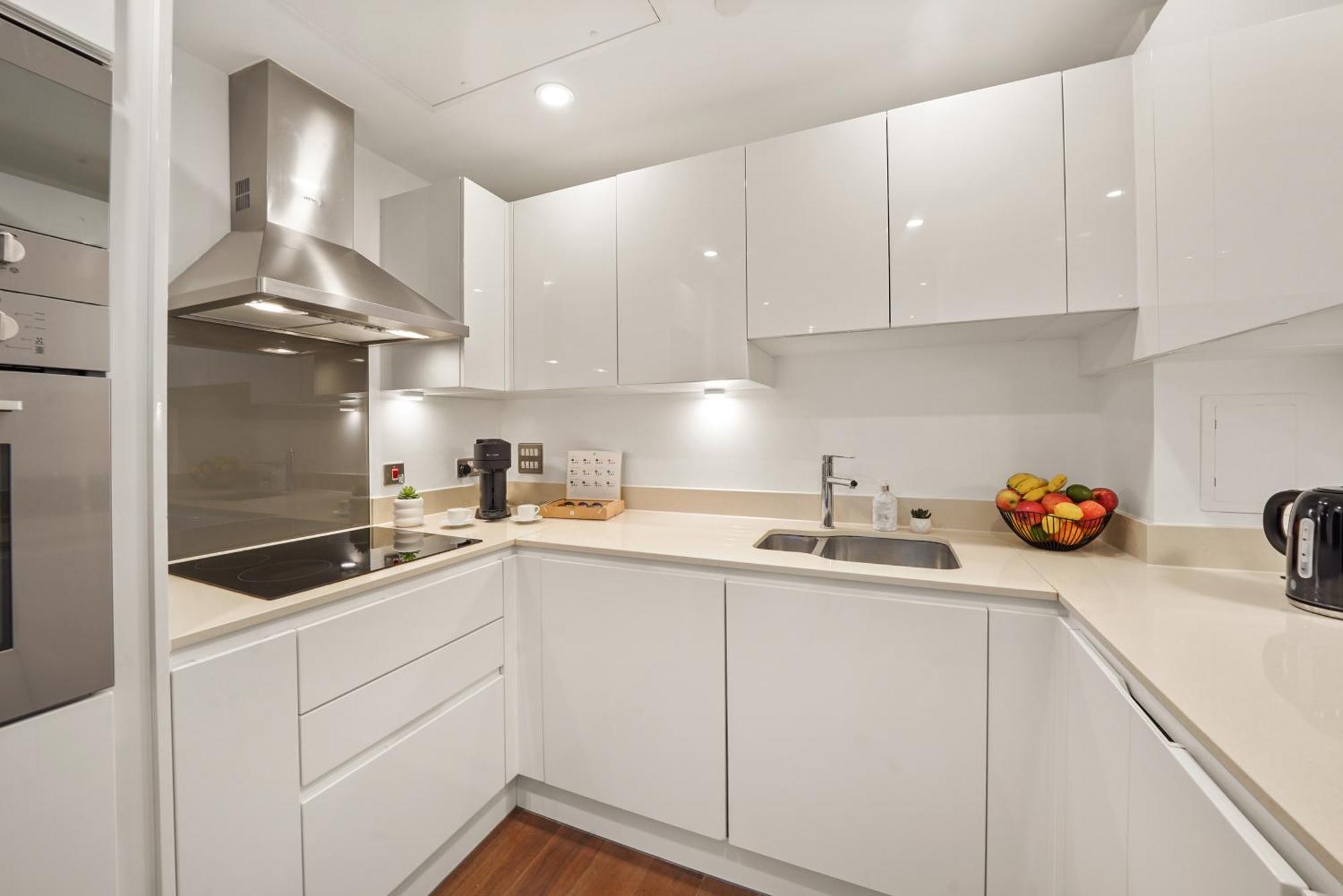 Luxury 1 Bed Flat, Minutes From Canary Wharf And South Quay Station London