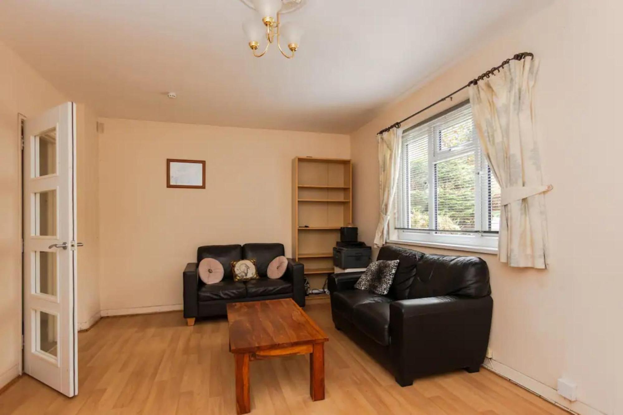 Homely 3 Bedroom House With A Garden Holiday home London