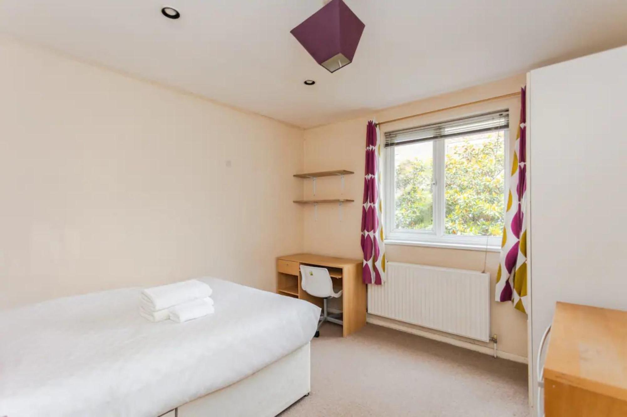 Holiday home Homely 3 Bedroom House With A Garden