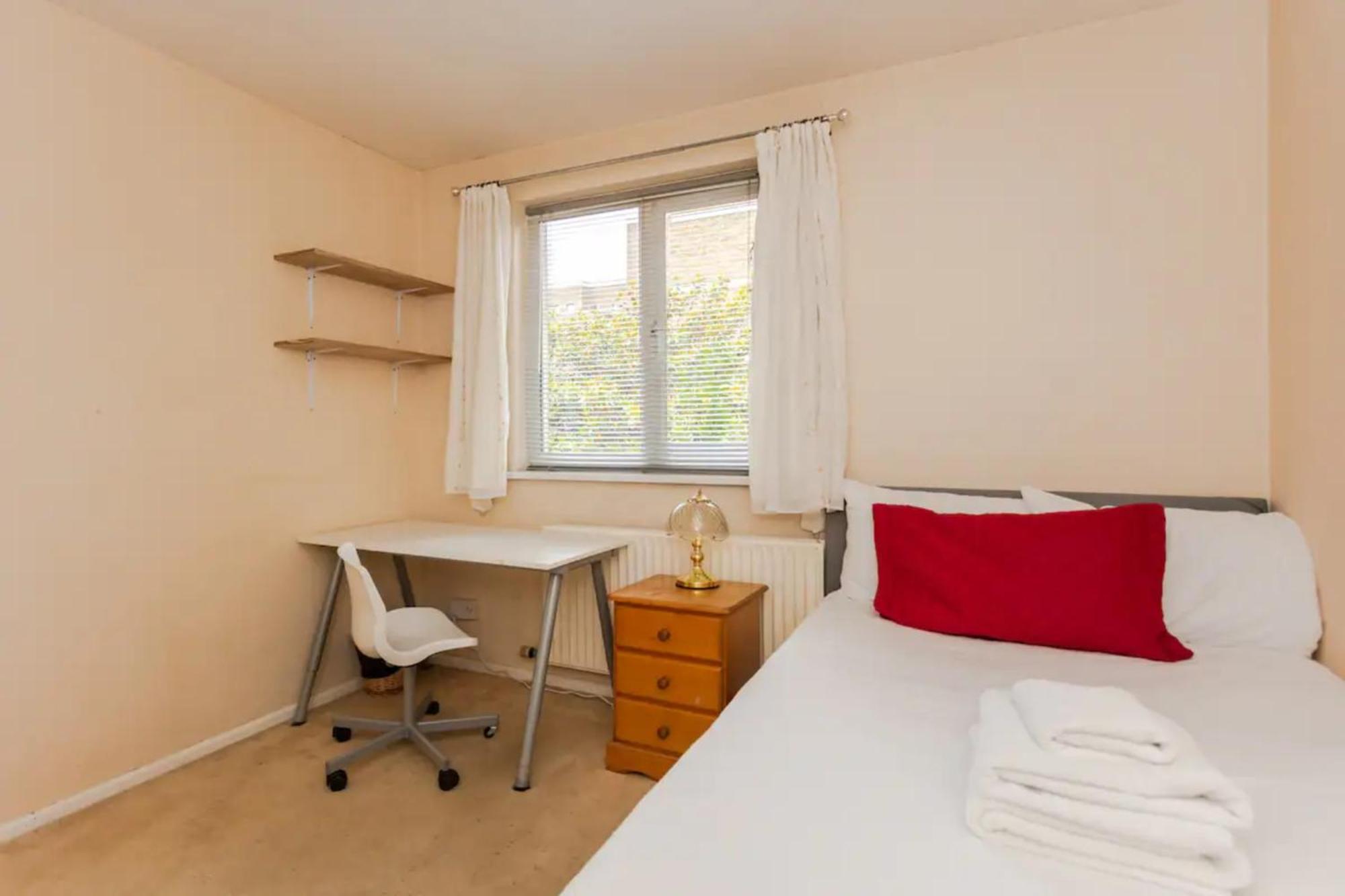 Holiday home Homely 3 Bedroom House With A Garden *