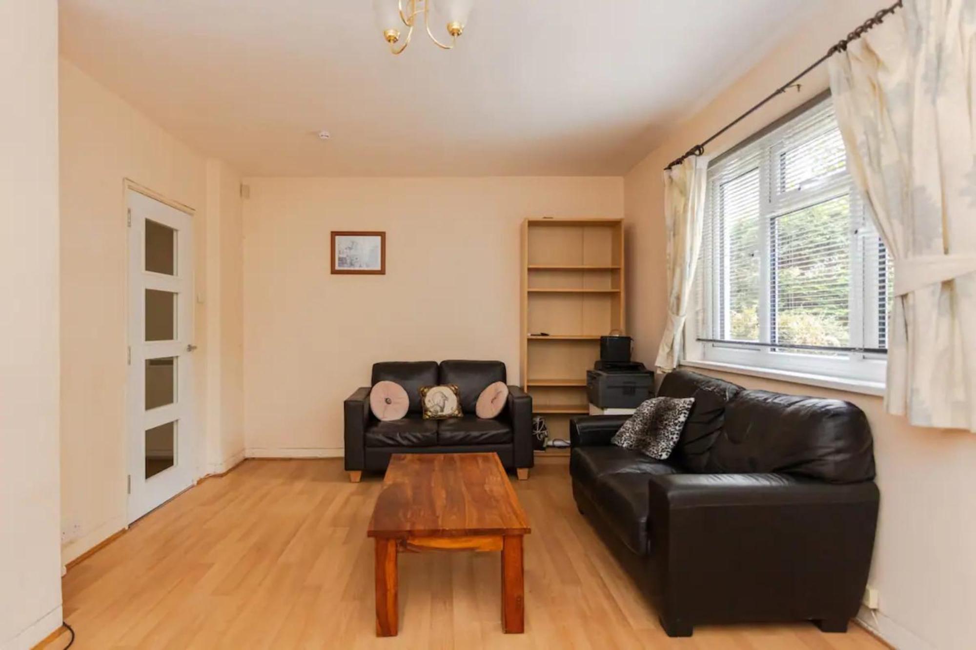 Homely 3 Bedroom House With A Garden London