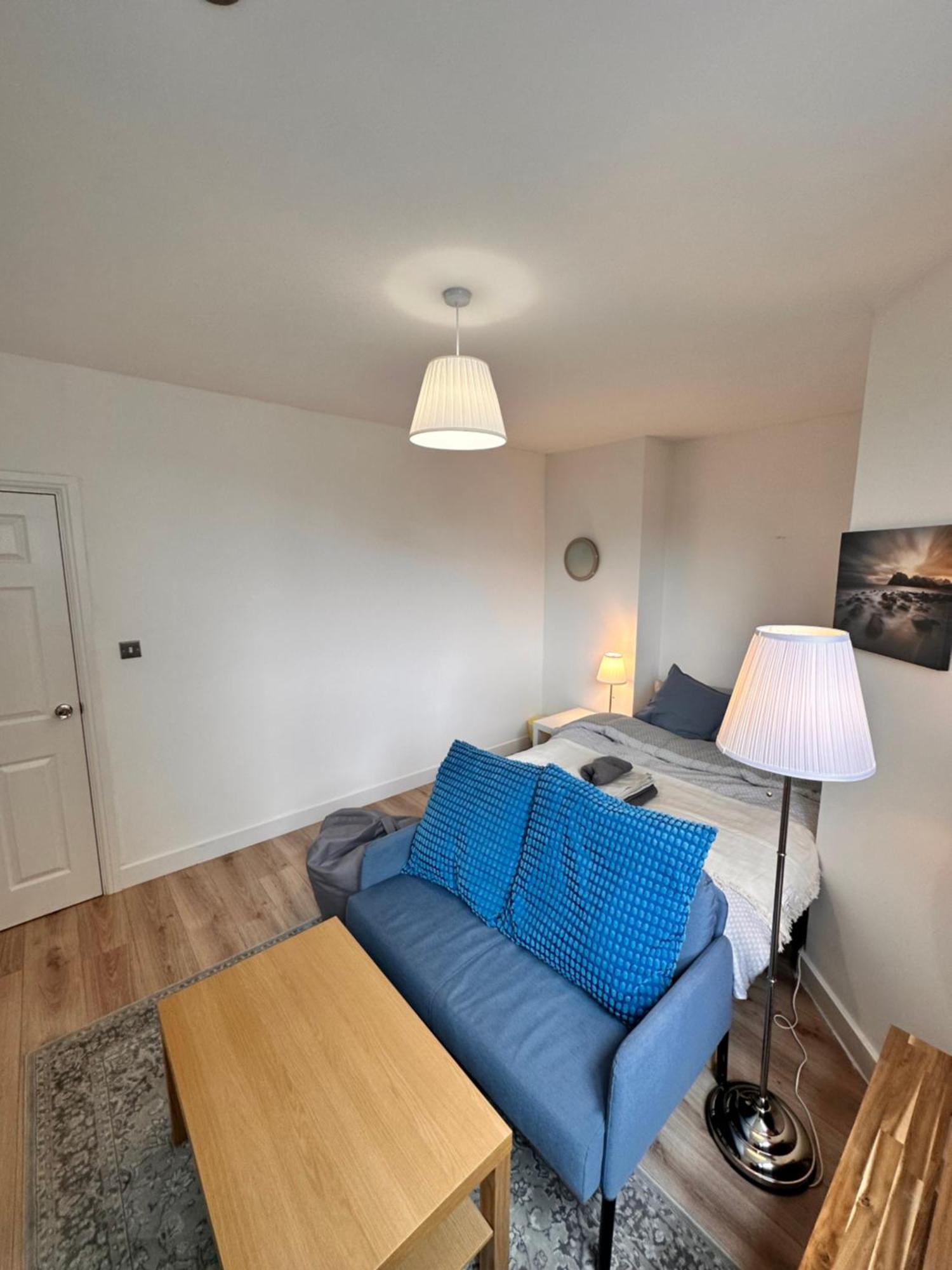 Modern 2 Bedroom Flat Next To Liverpool Street Apartment