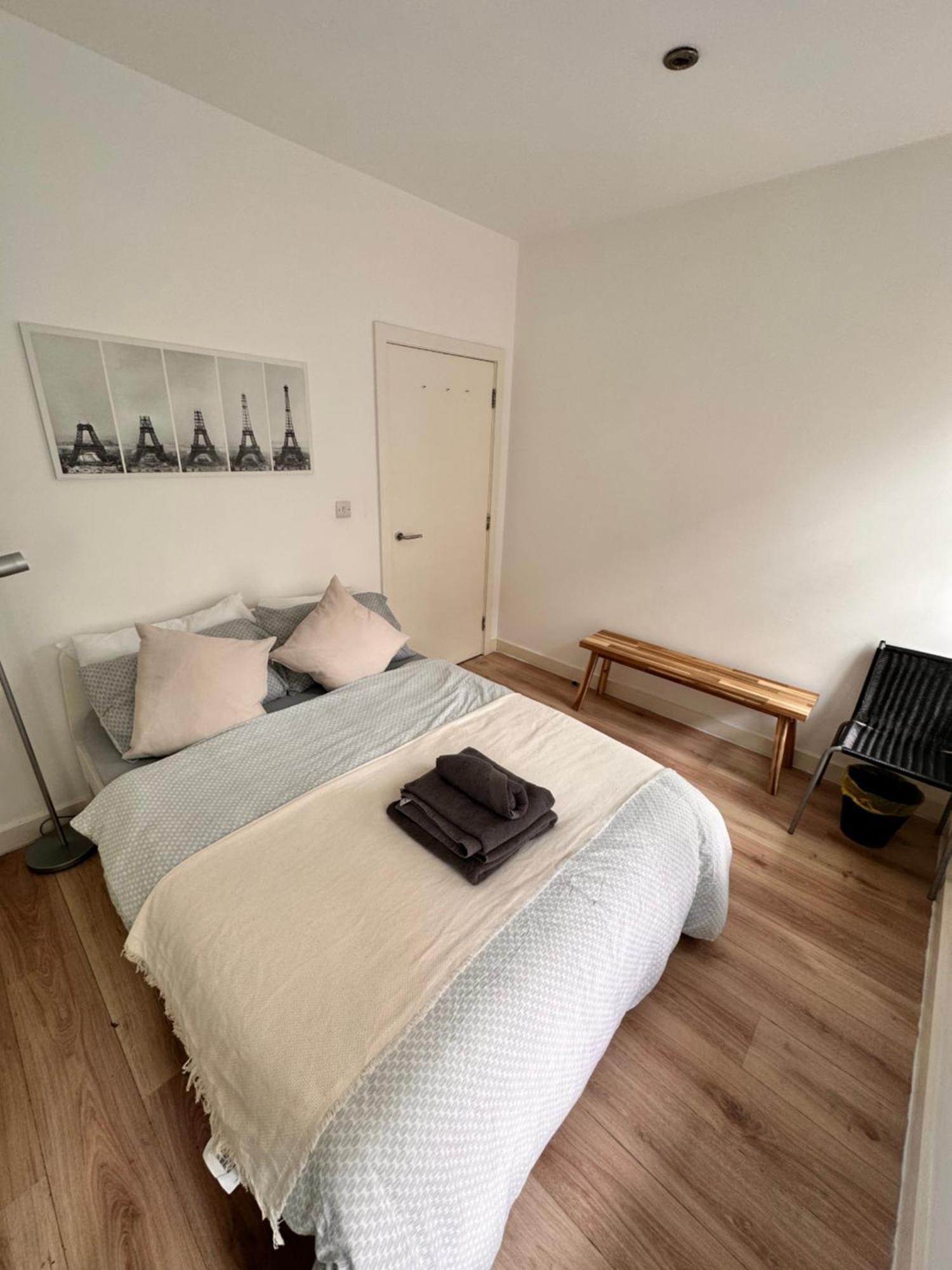 Modern 2 Bedroom Flat Next To Liverpool Street Apartment London