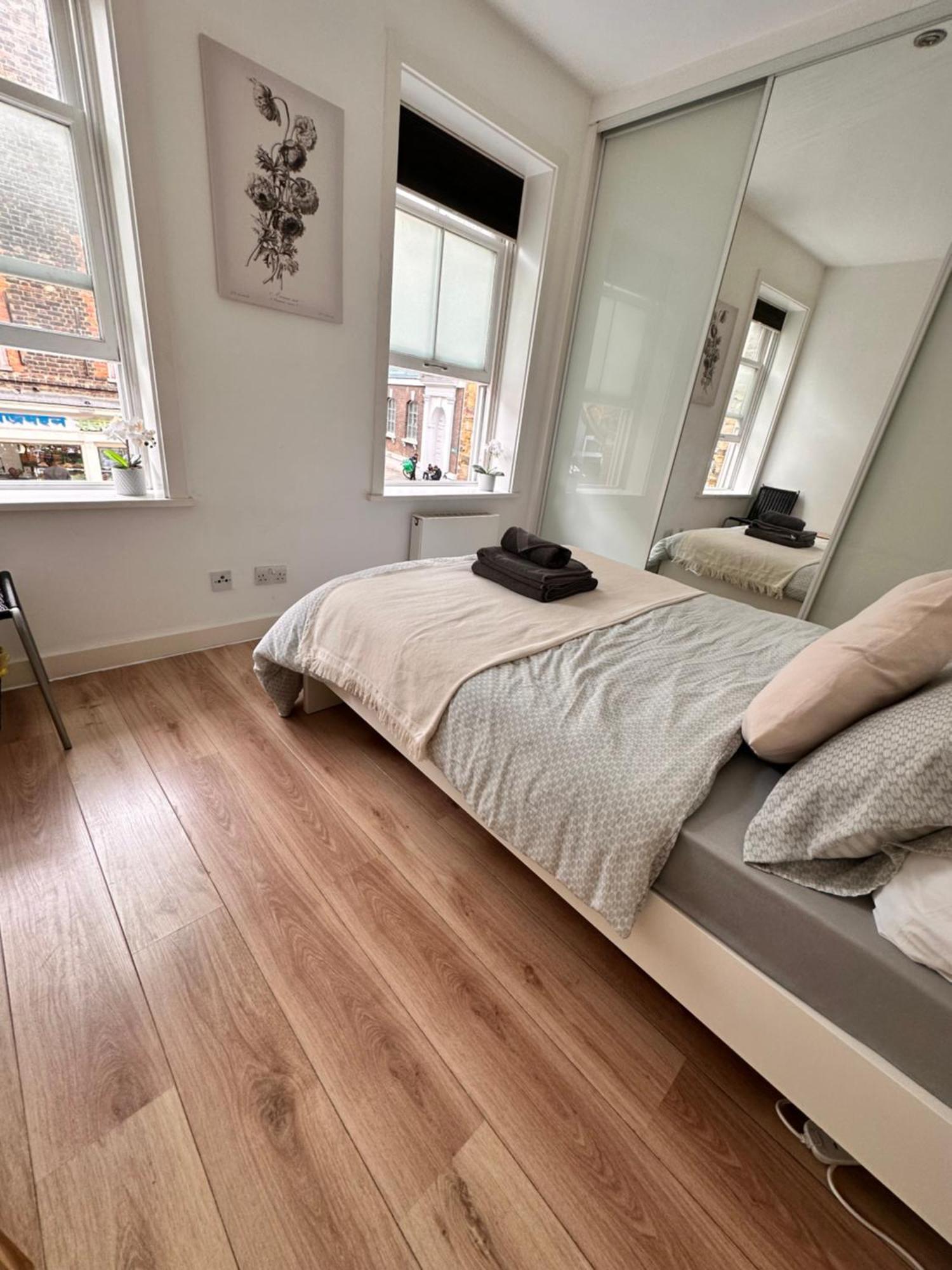 Modern 2 Bedroom Flat Next To Liverpool Street Apartment