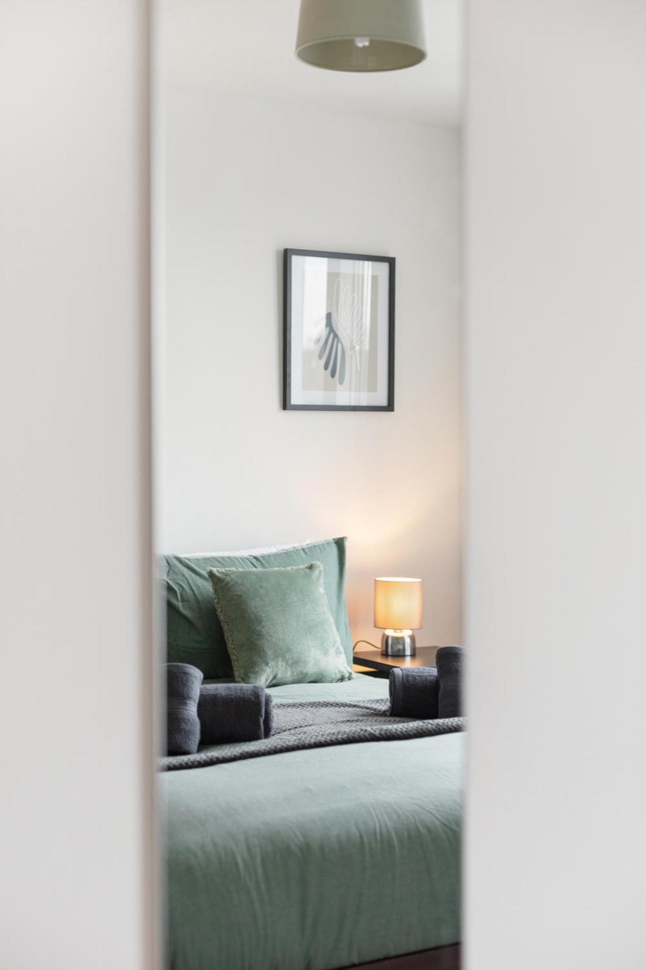 Modern & Spacious 3 Bed With Free Parking & Lift In Shoreditch, Next To Station * Londen