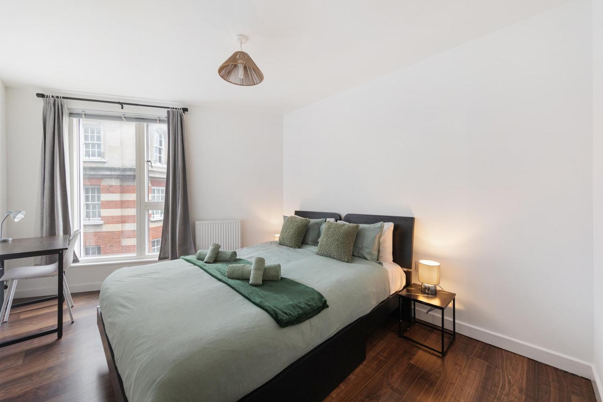 Modern & Spacious 3 Bed With Free Parking & Lift In Shoreditch, Next To Station Appartement