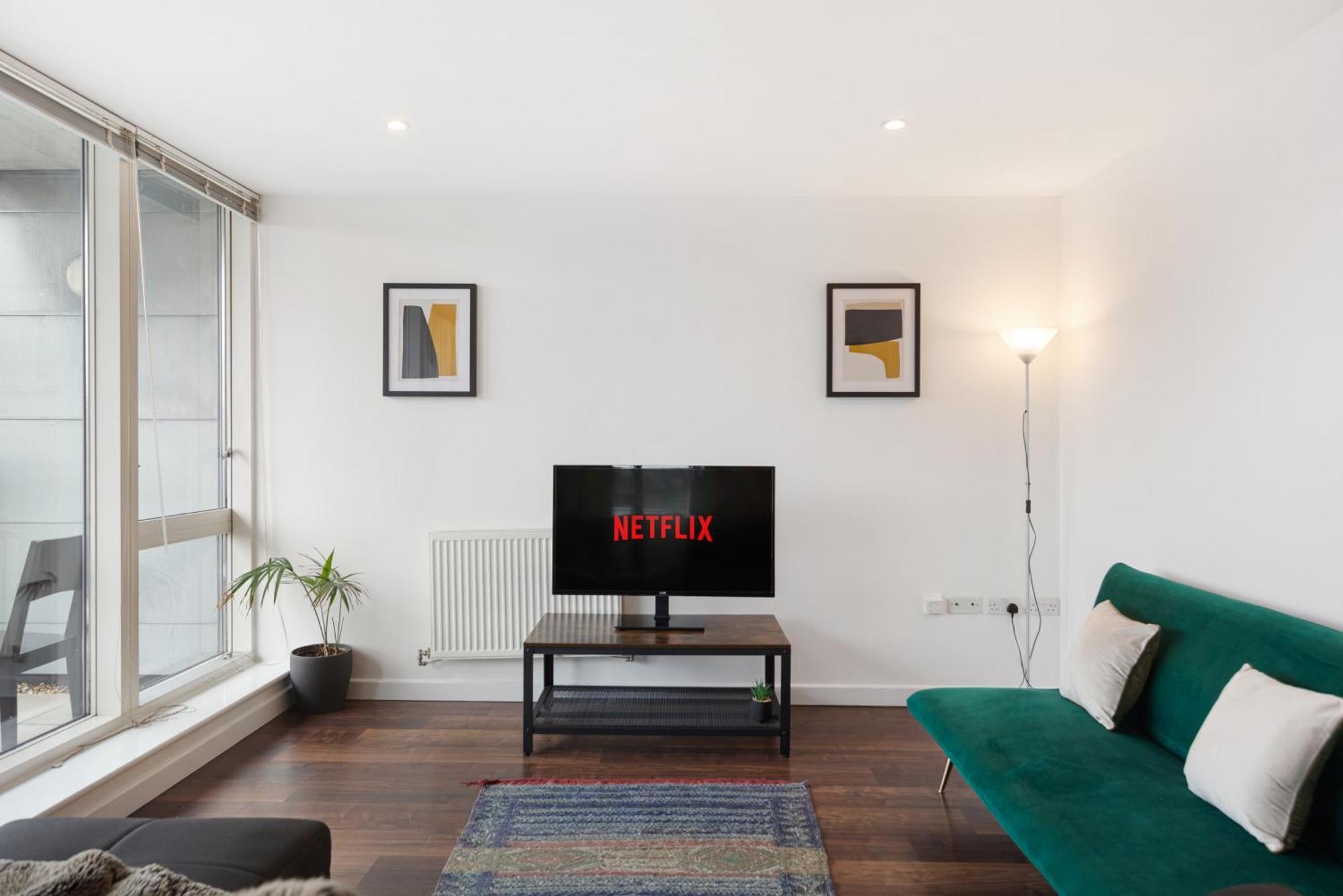 Appartement Modern & Spacious 3 Bed With Free Parking & Lift In Shoreditch, Next To Station Londen