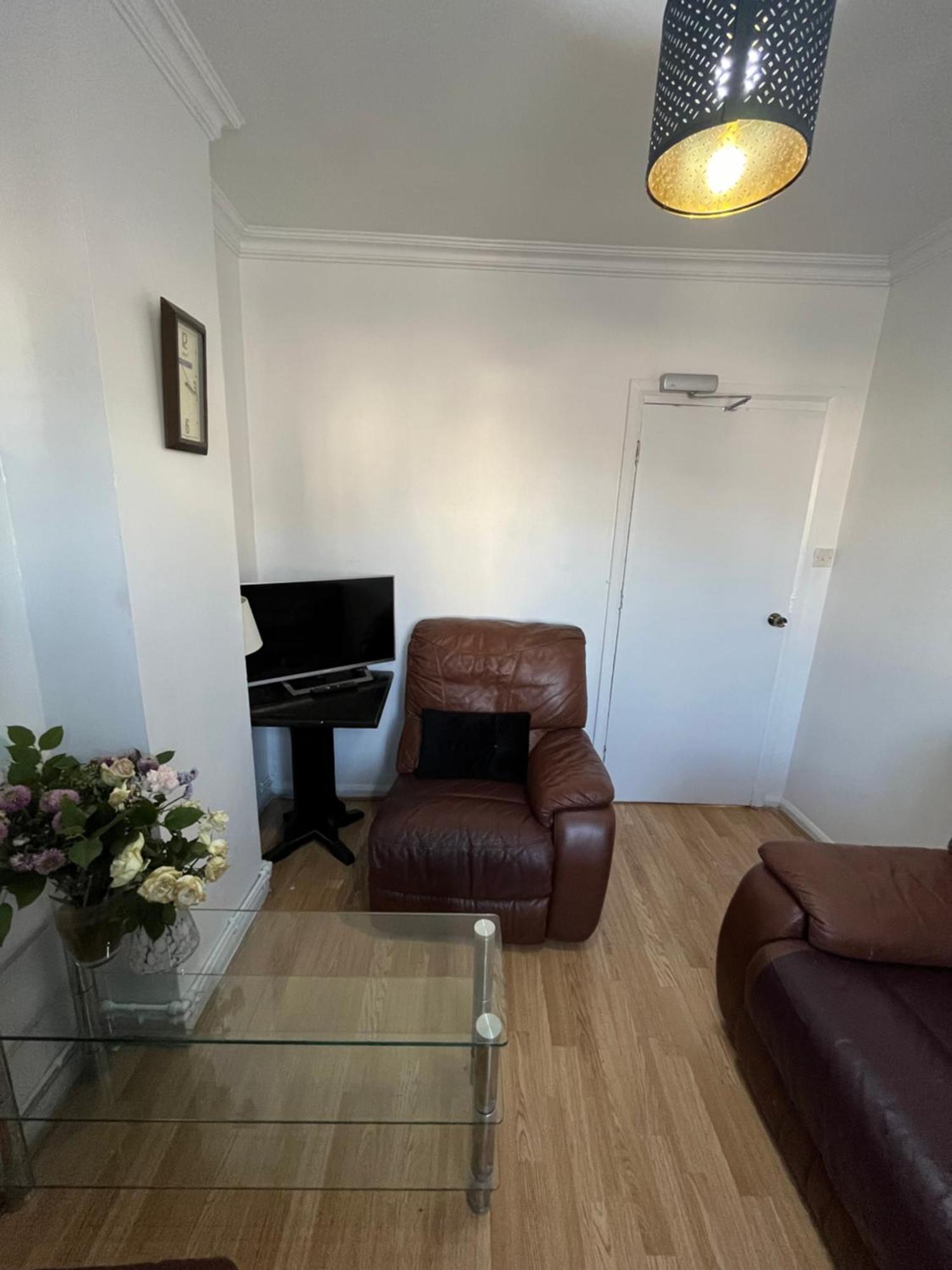 Charlton, Greenwich Luxury Self Check-in London