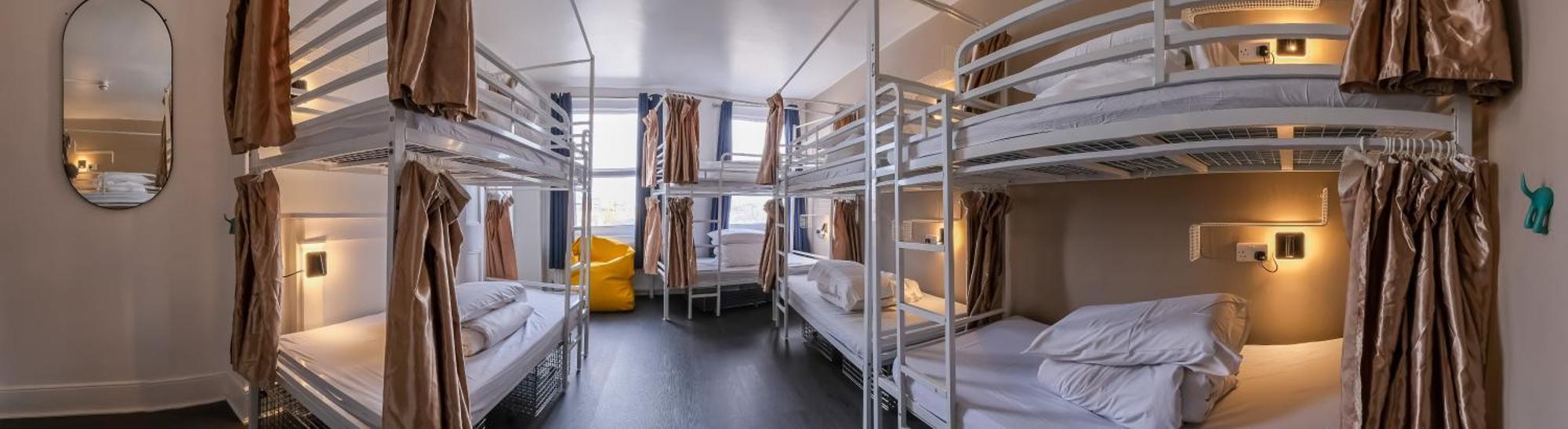 Venture Hostel *