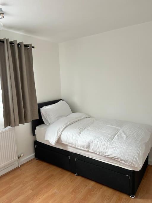 A Luxurious 3 Bed-terrance House Ferienhaus London