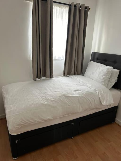 A Luxurious 3 Bed-terrance House Ferienhaus London