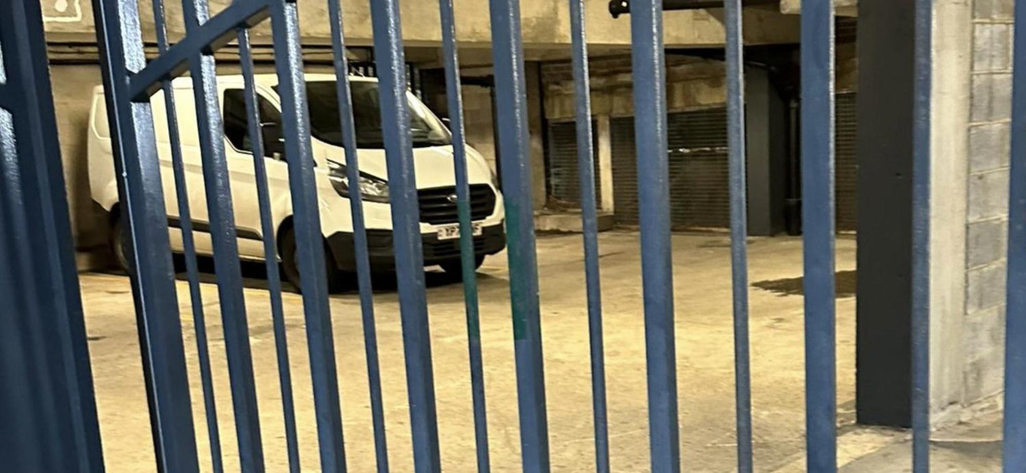 Tower Bridge, Boutique, Shad Thames Butlers Wharf Secure Parking , Balcony View Of Shard, Luxury With Van Parking Upto 4 Vans Ideal For Builders Shopfitters Secure Cctv Apartment London