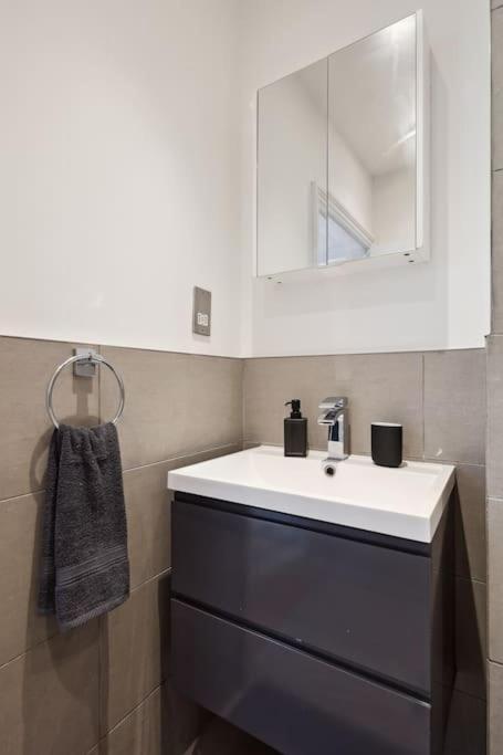 Luxury Urban Living - 1 Bdr Apartment London