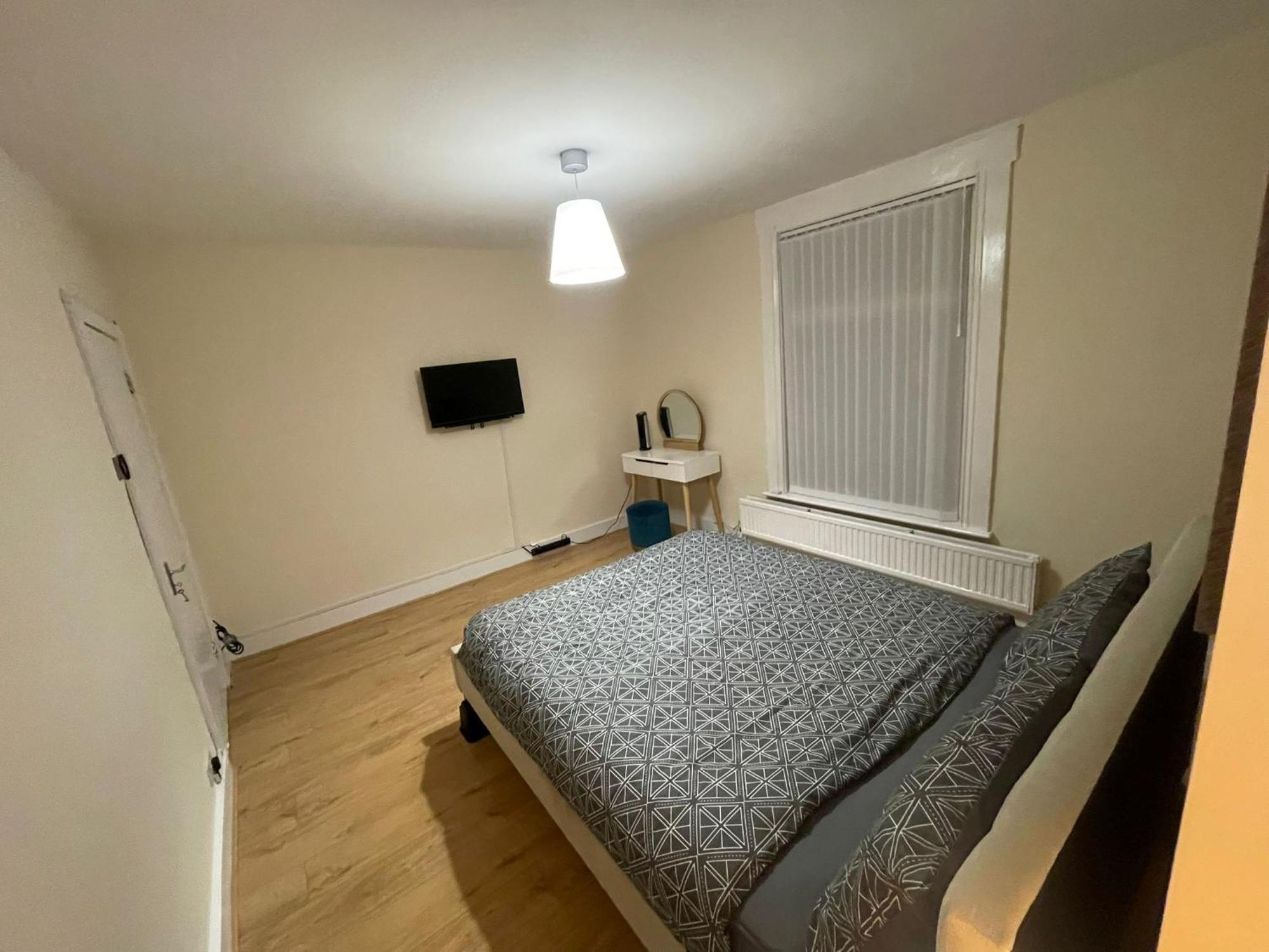 The Big 3 Bedroom House 2 Bathrooms *