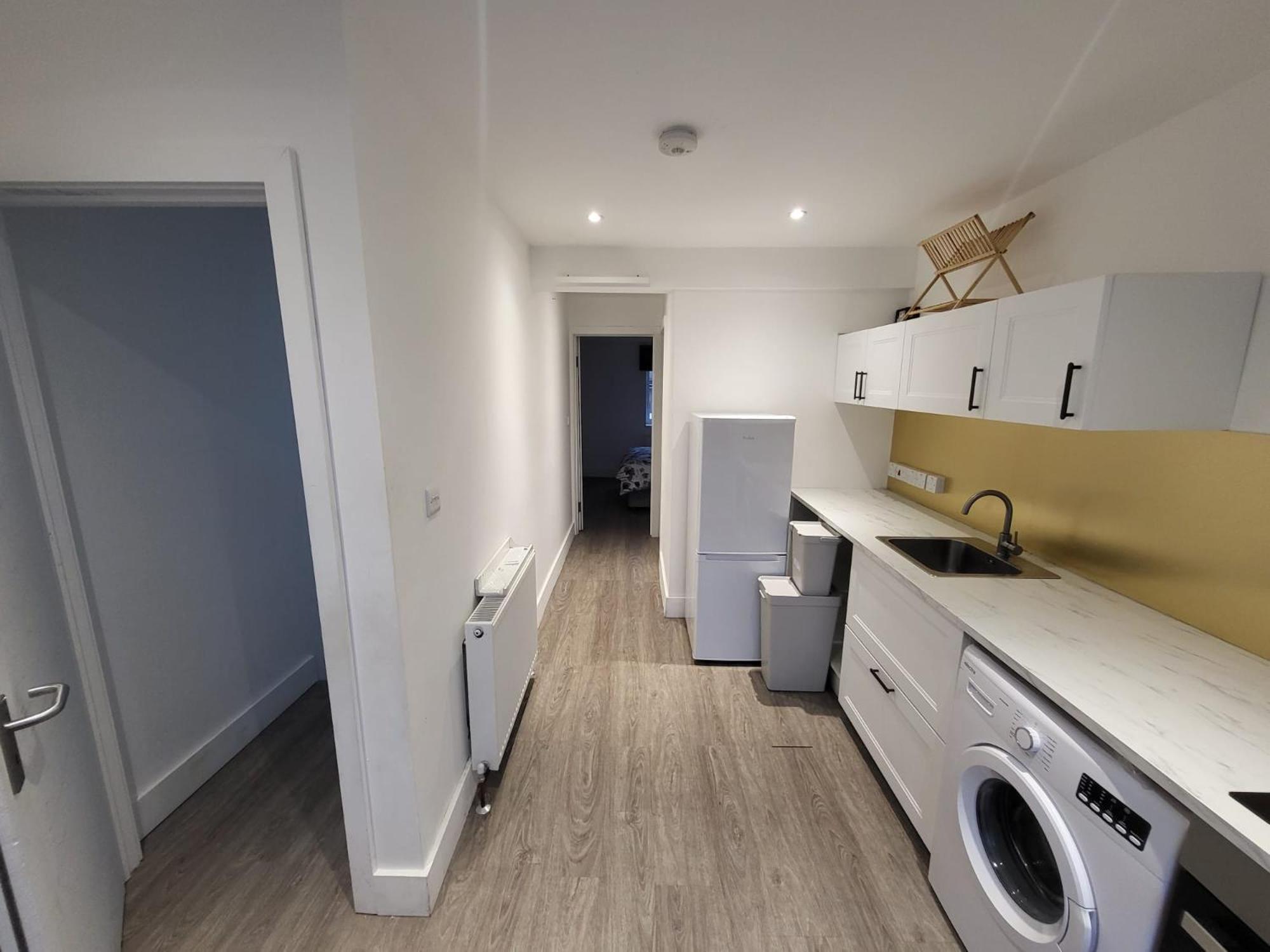 Impeccable 1-bed In Appartement *