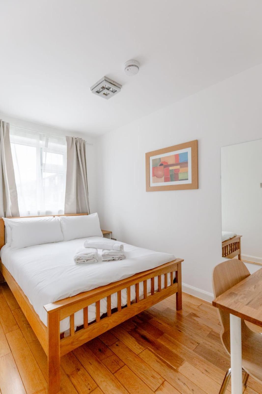 Holiday home Spacious 4bd Near Excel London! London