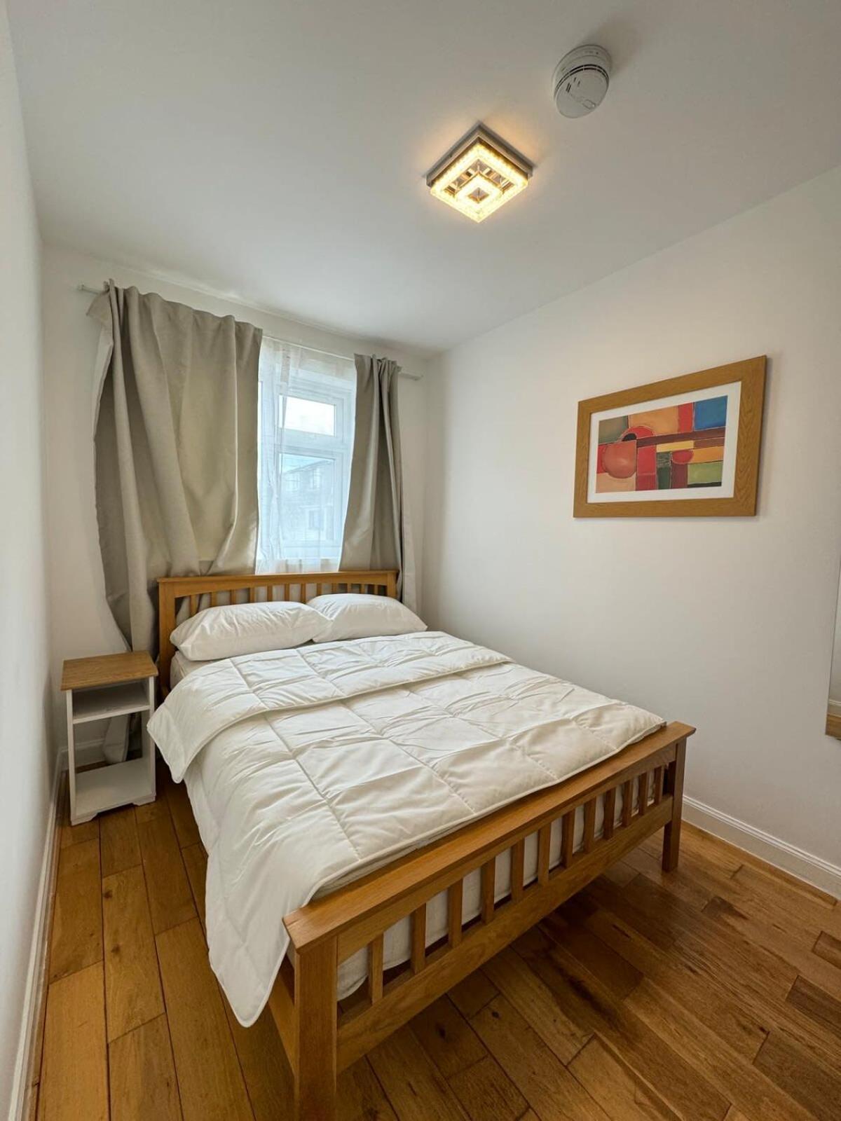 Holiday home Spacious 4bd Near Excel London! *