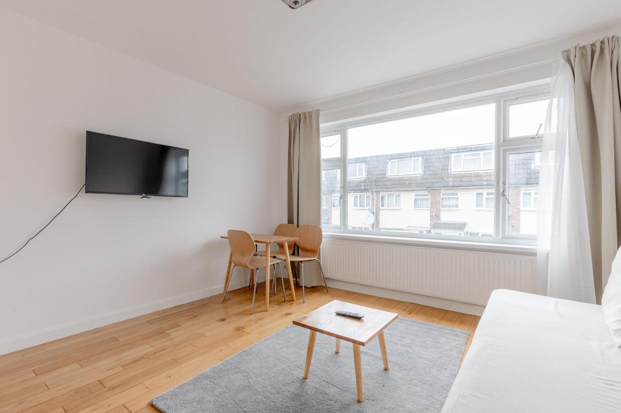 Spacious 4bd Near Excel London! Holiday home