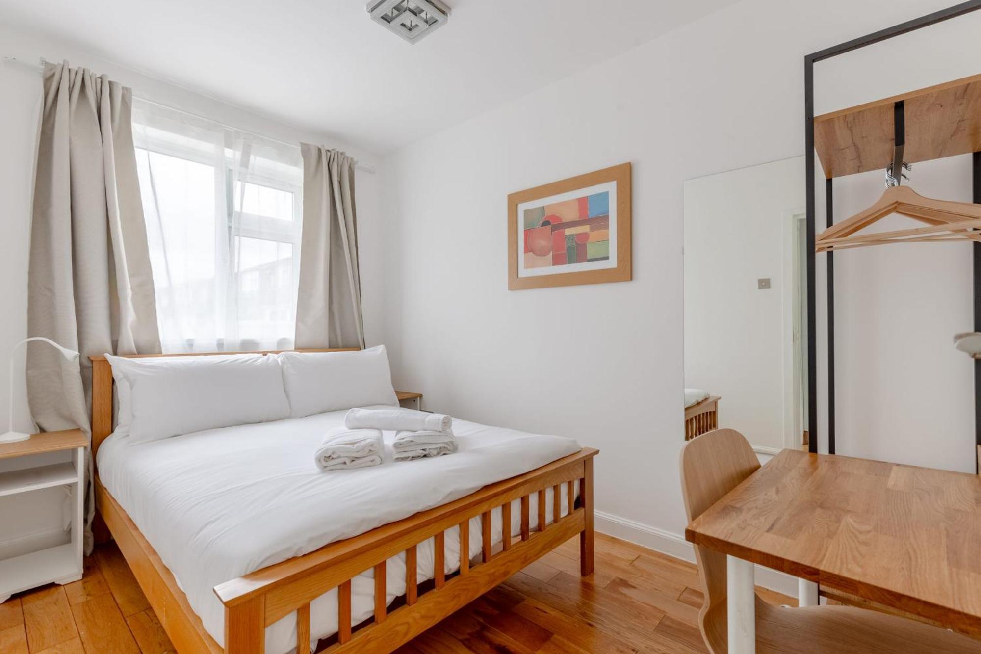 Spacious 4bd Near Excel London! London