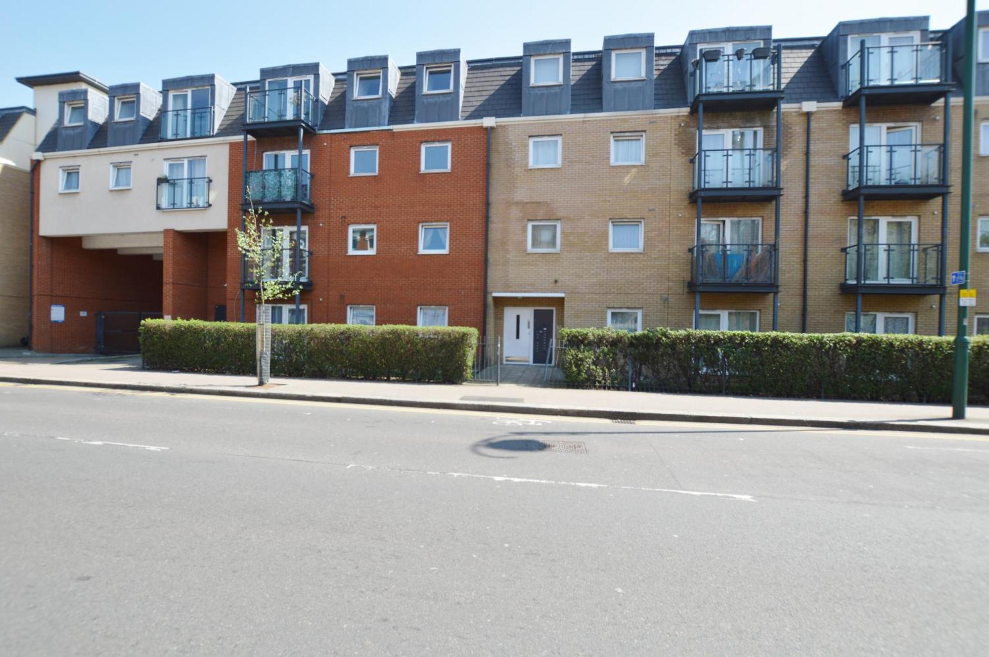 Spacious 5 Min Walk To Leytonstone Underground Station And 5 Stops To Zone 1