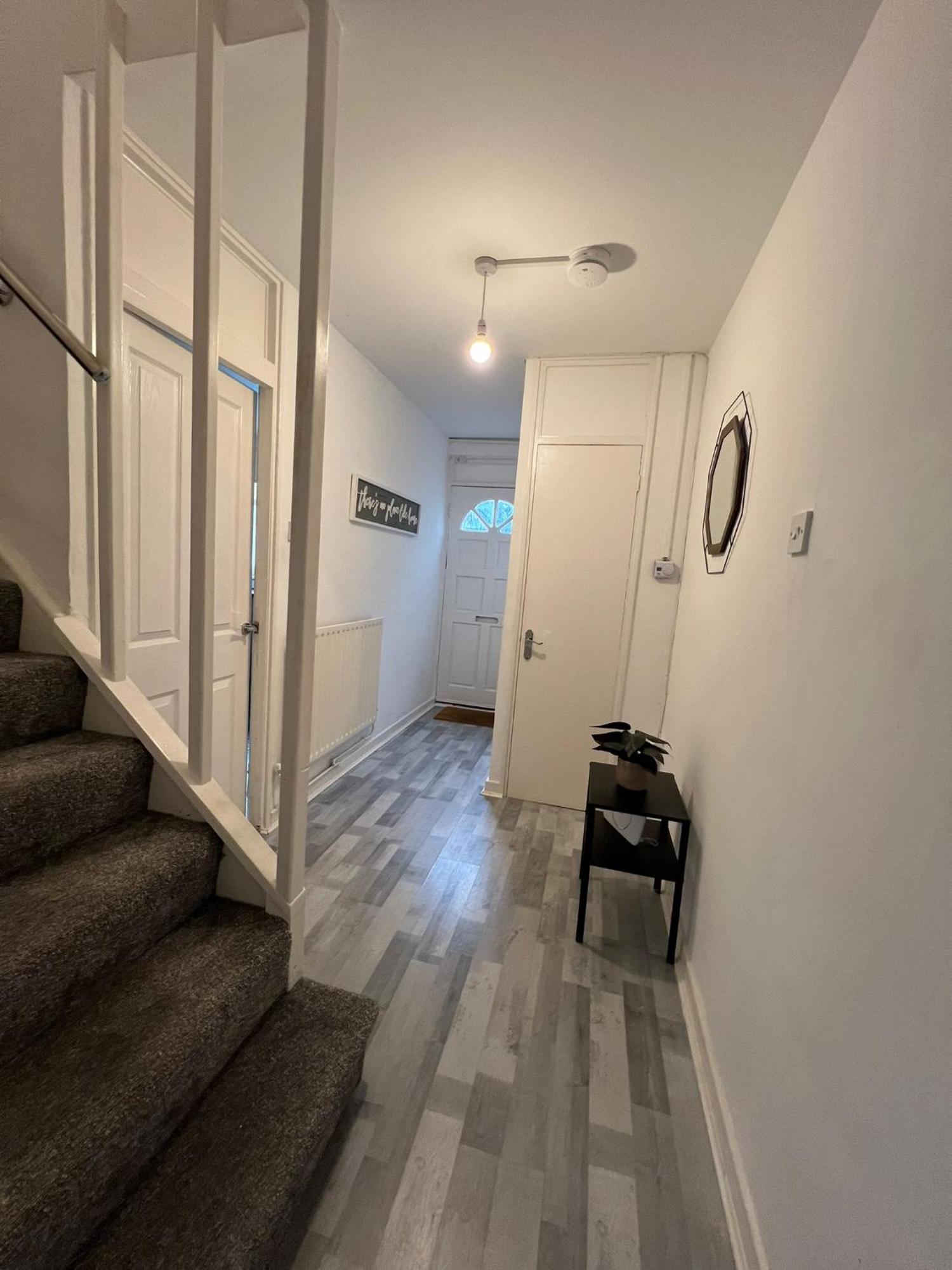 2 Bed Flat In Canary Wharf London