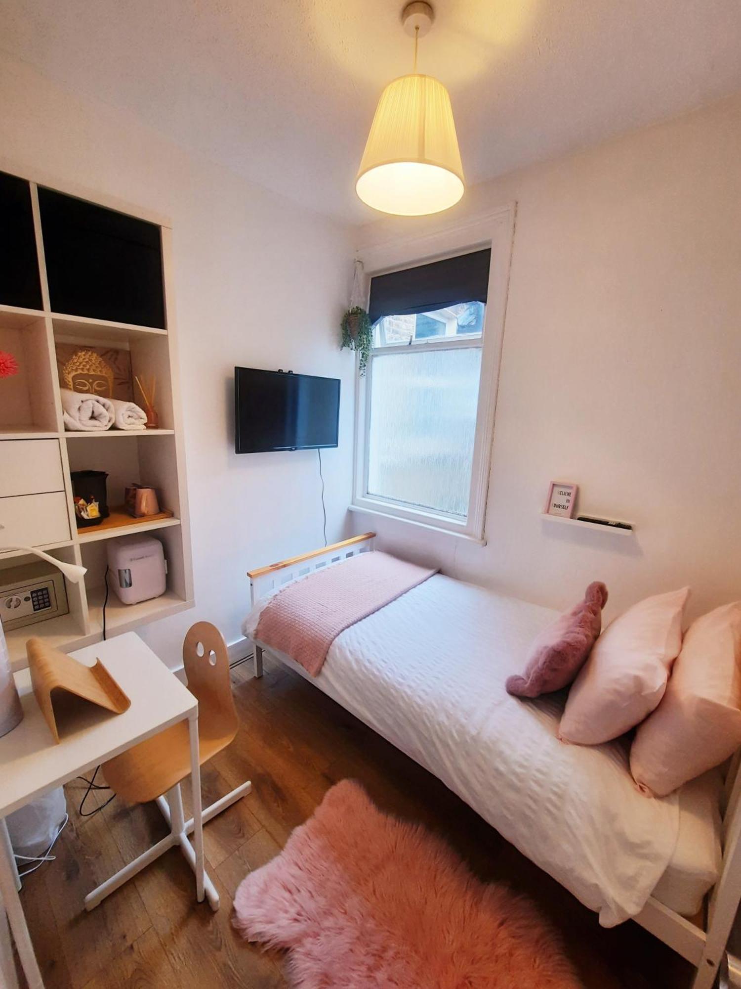 Alross With Breakfast Accommodatie bij particulieren Londen