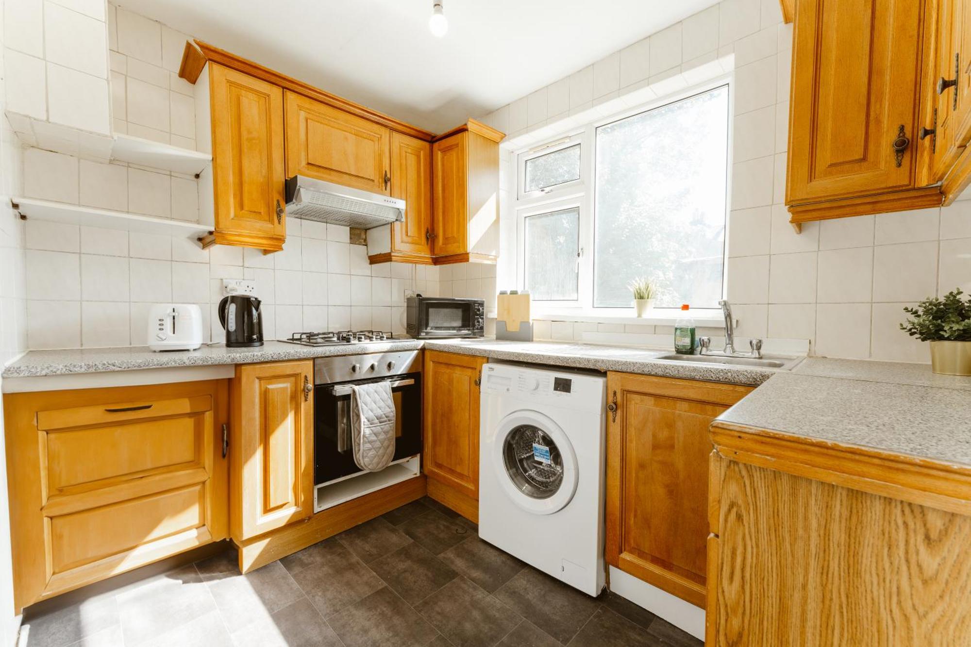 Leyton Comfy Double -50 London