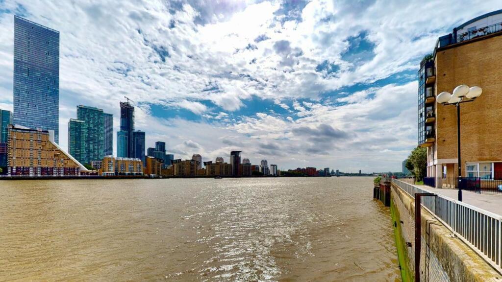 Apartment 85 Tivoli Court, Rotherhithe Street, London, Se16 5ud London
