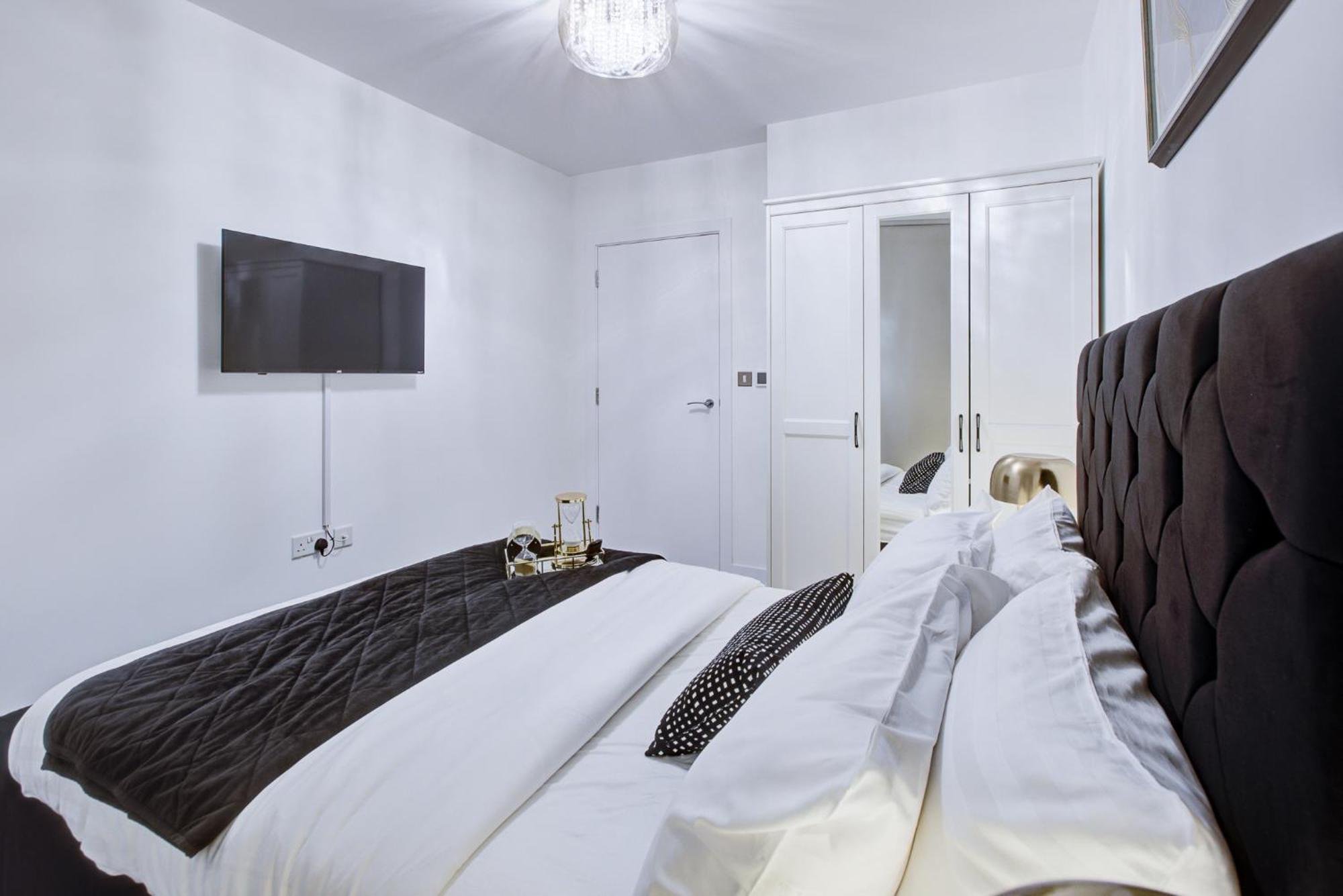 Canary Wharf 2 Bedroom Luxury London