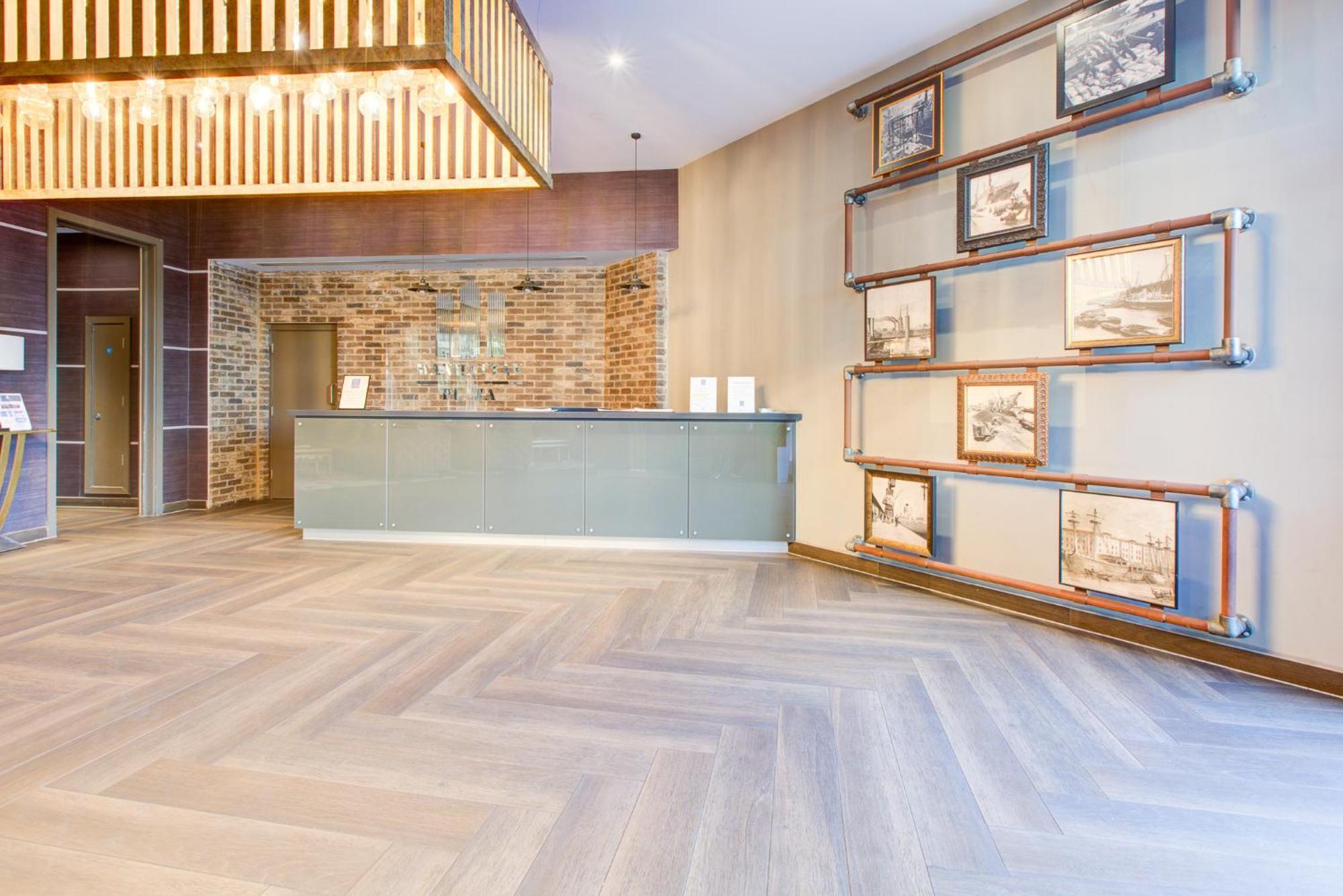 Canary Wharf 2 Bedroom Luxury *