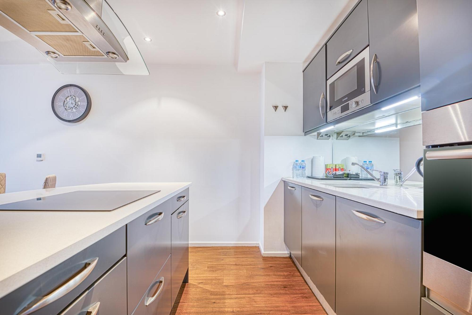 Austin David Excel Apartamento